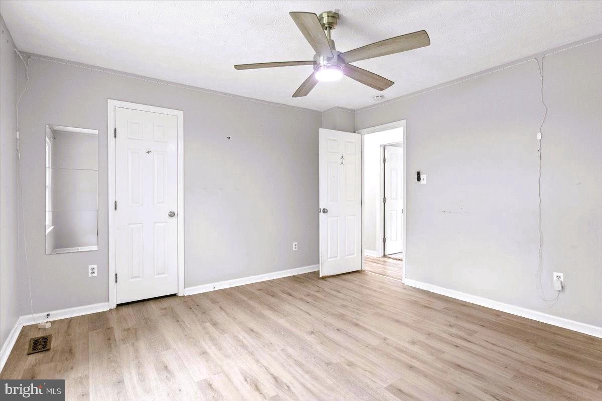 ASHFORD OAKS - Residential