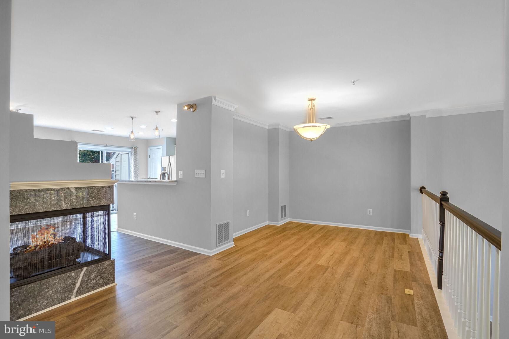 LINCOLN PARK - Residential Lease