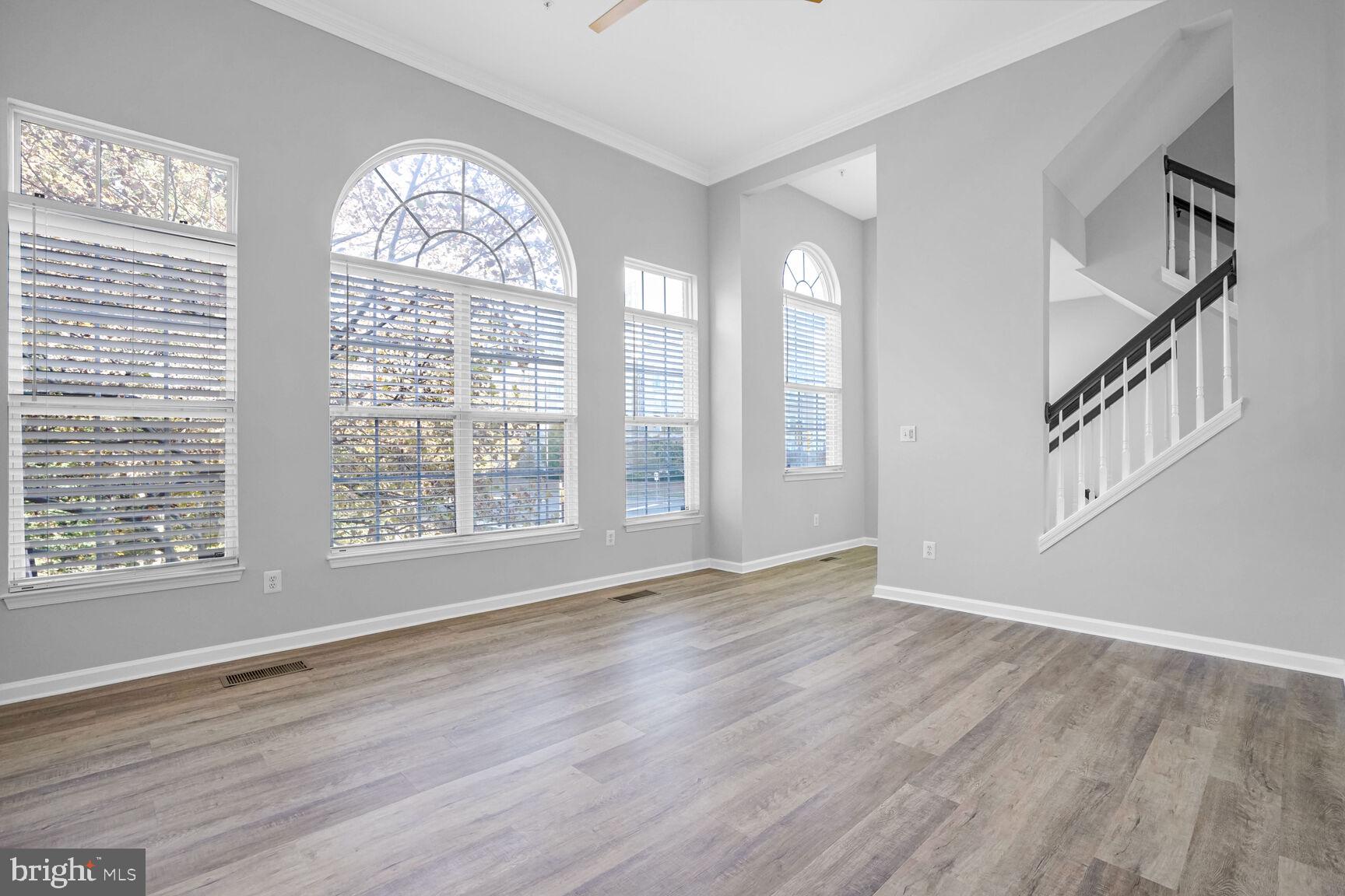 LINCOLN PARK - Residential Lease