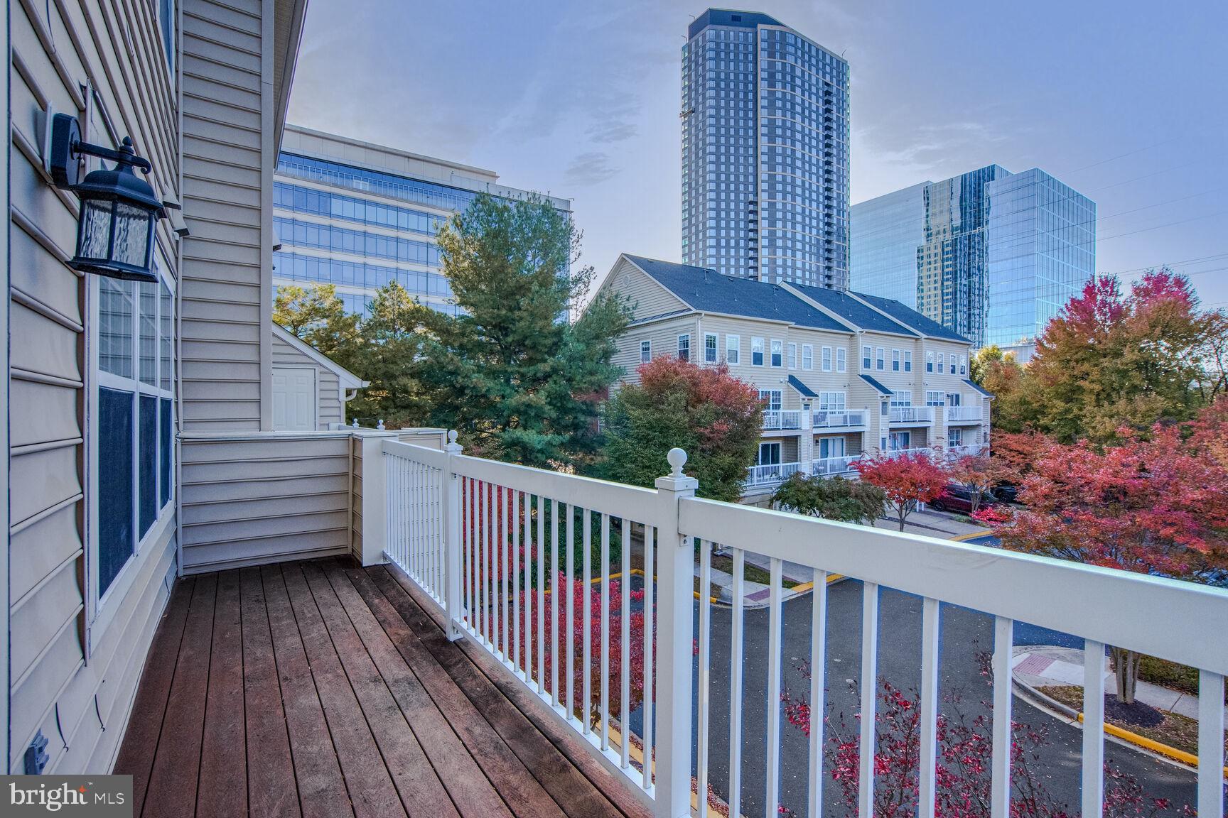 LINCOLN PARK - Residential Lease