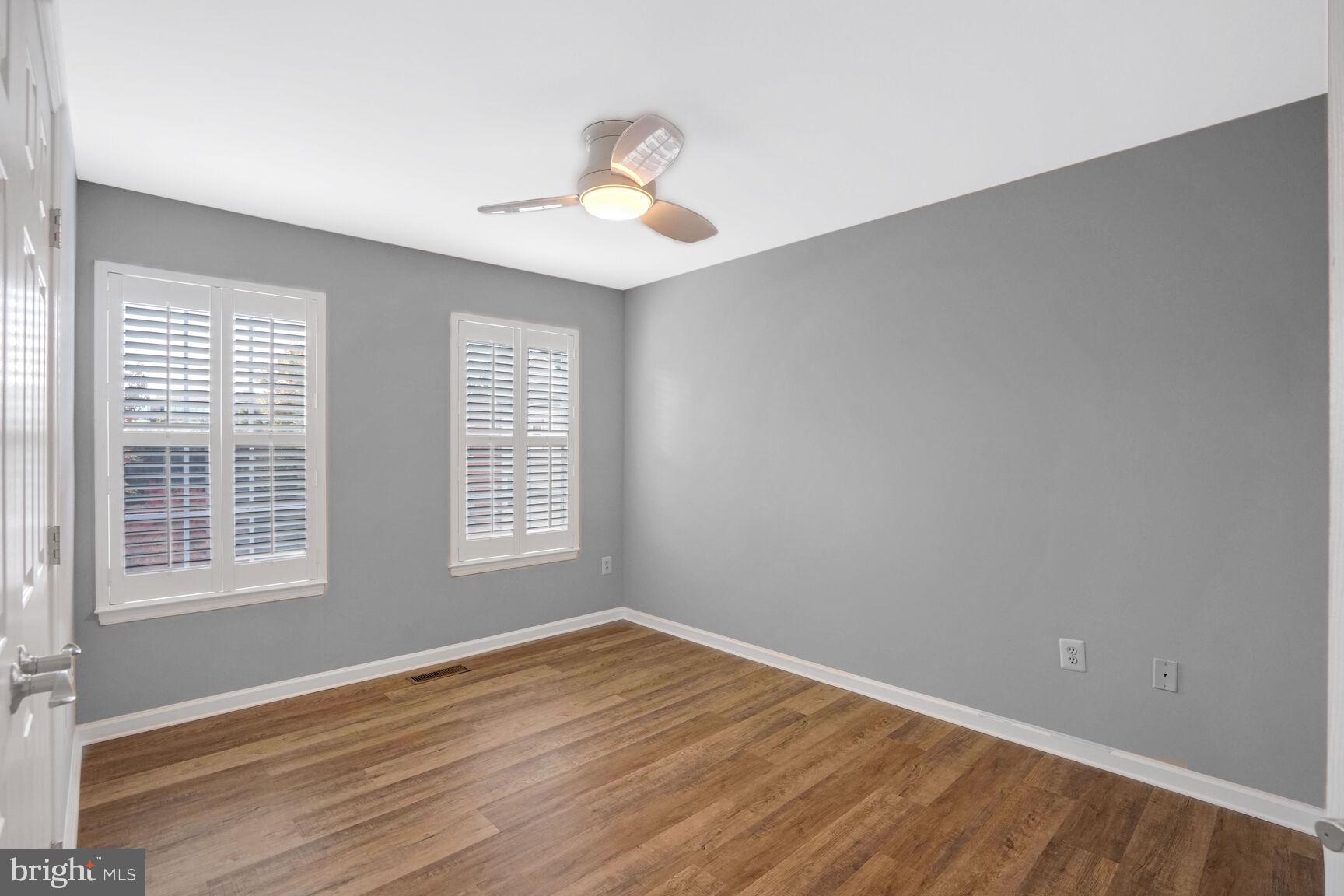 LINCOLN PARK - Residential Lease