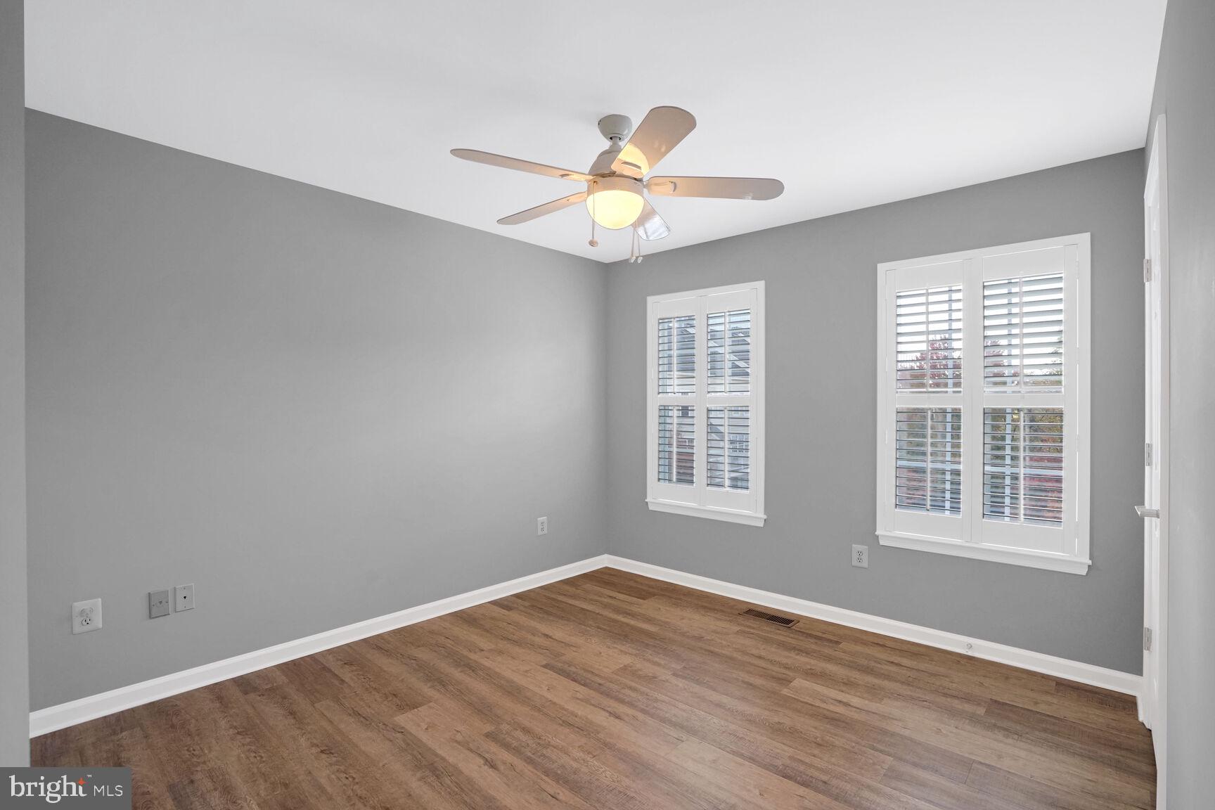 LINCOLN PARK - Residential Lease