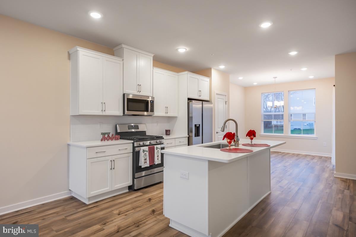 923 MAGNOLIA LANE