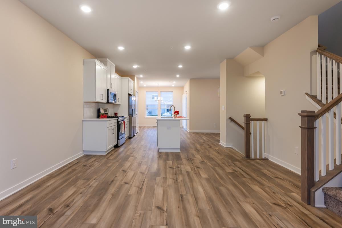 923 MAGNOLIA LANE