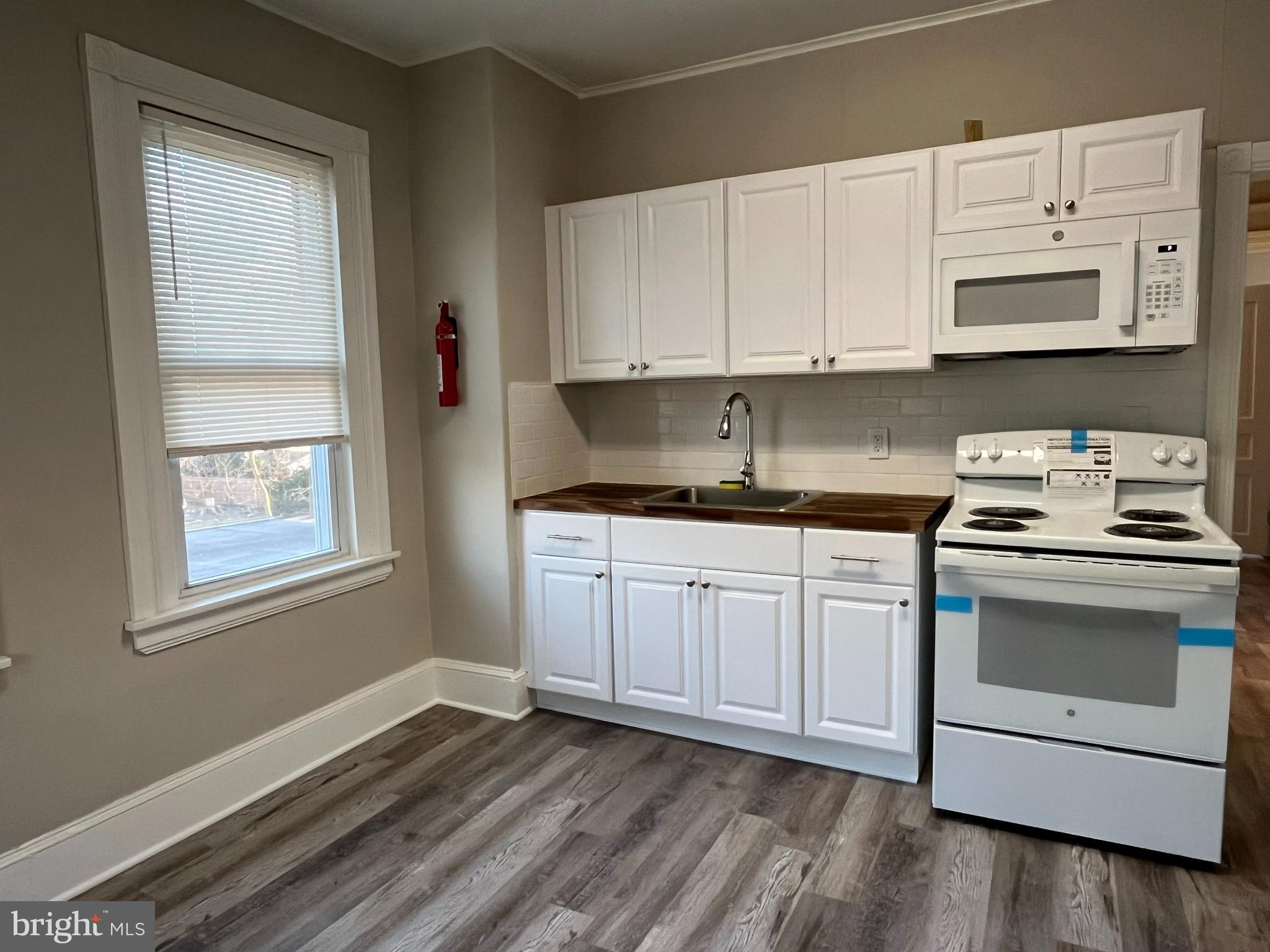 EAST ORELAND - Residential Lease