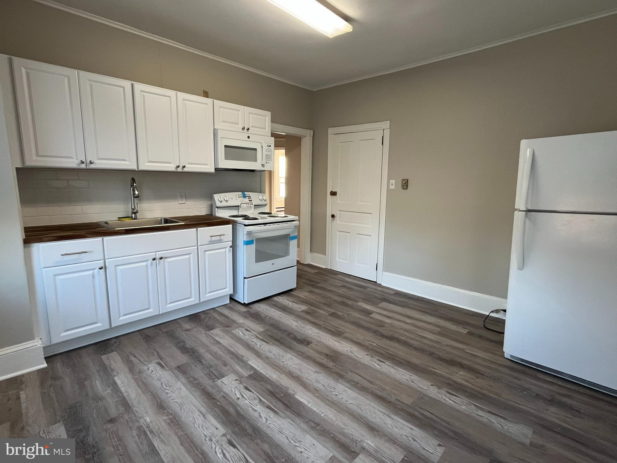 EAST ORELAND - Residential Lease