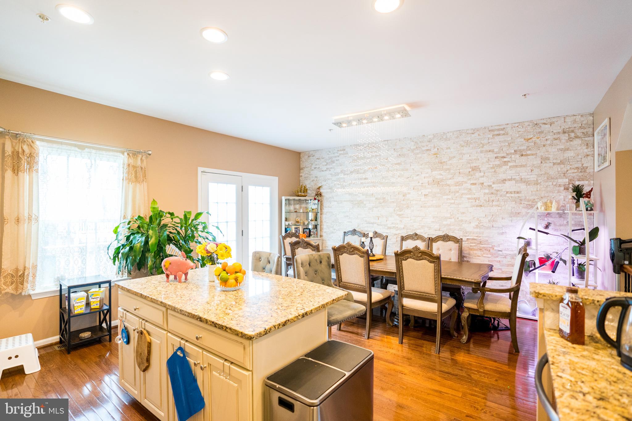 HOWARD SQUARE - Residential Lease