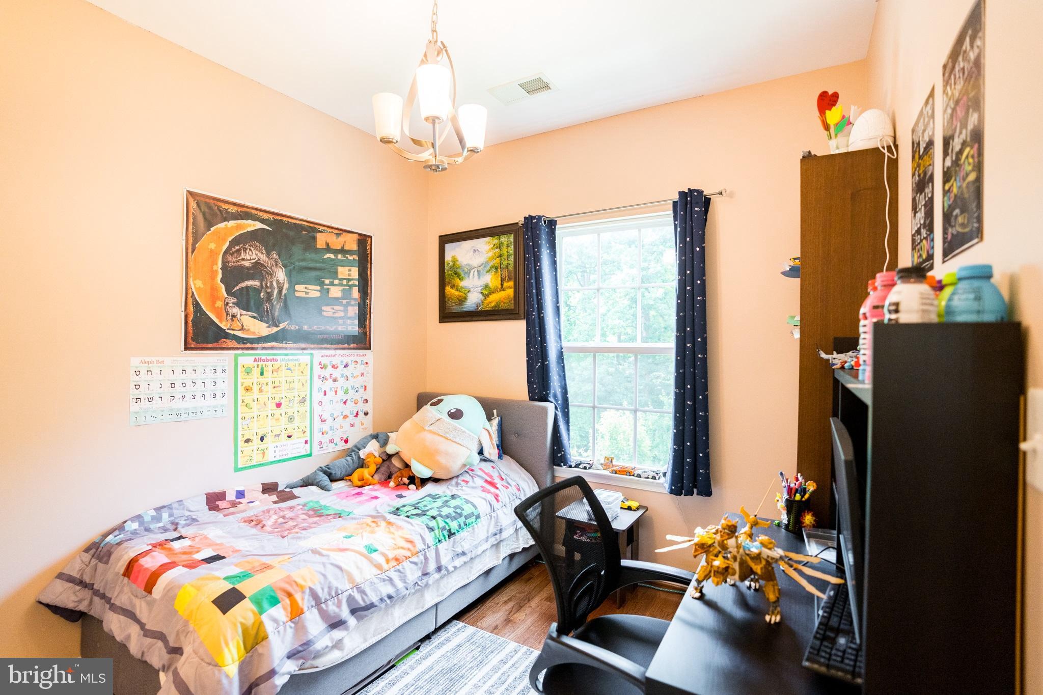 HOWARD SQUARE - Residential Lease