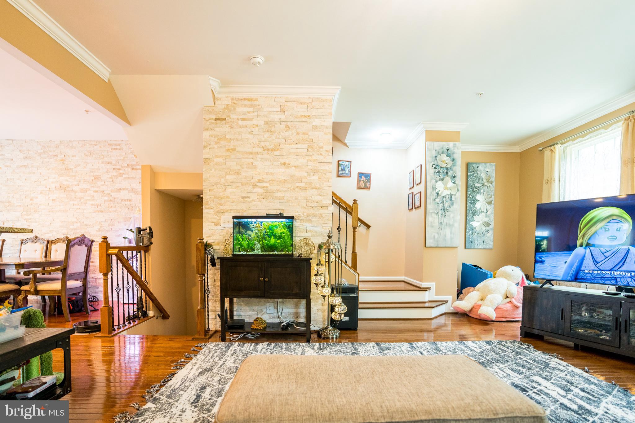 HOWARD SQUARE - Residential Lease