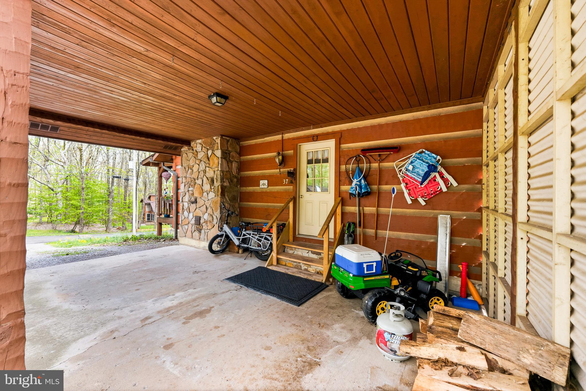 ALPINE LAKE  RESORT - Residential