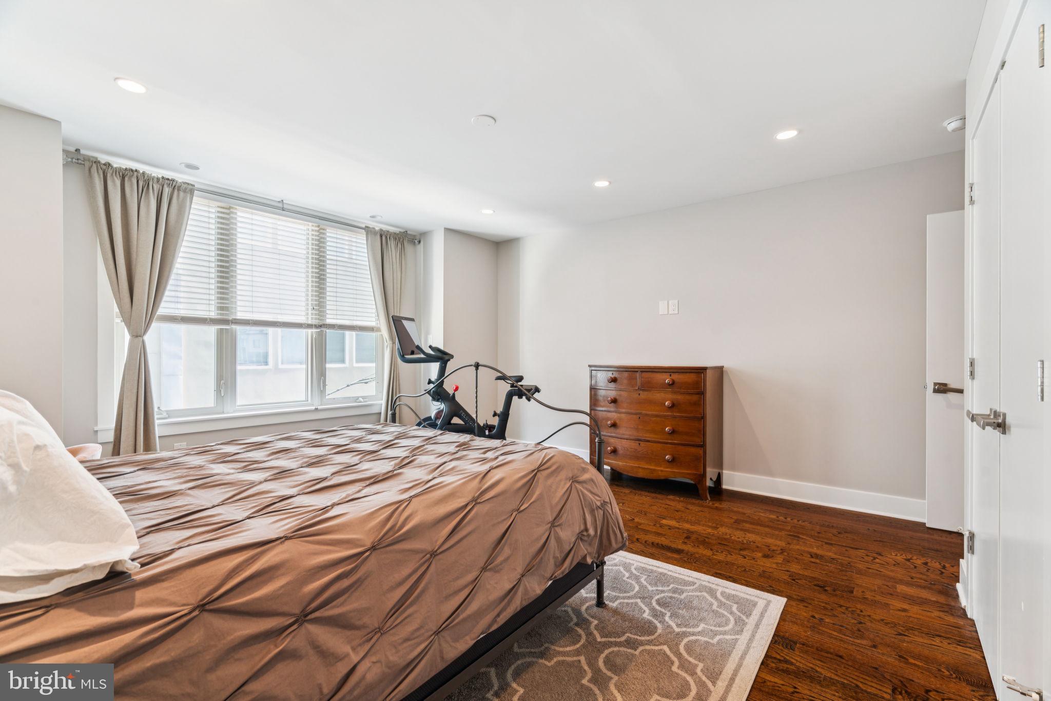 GRADUATE HOSPITAL - Residential