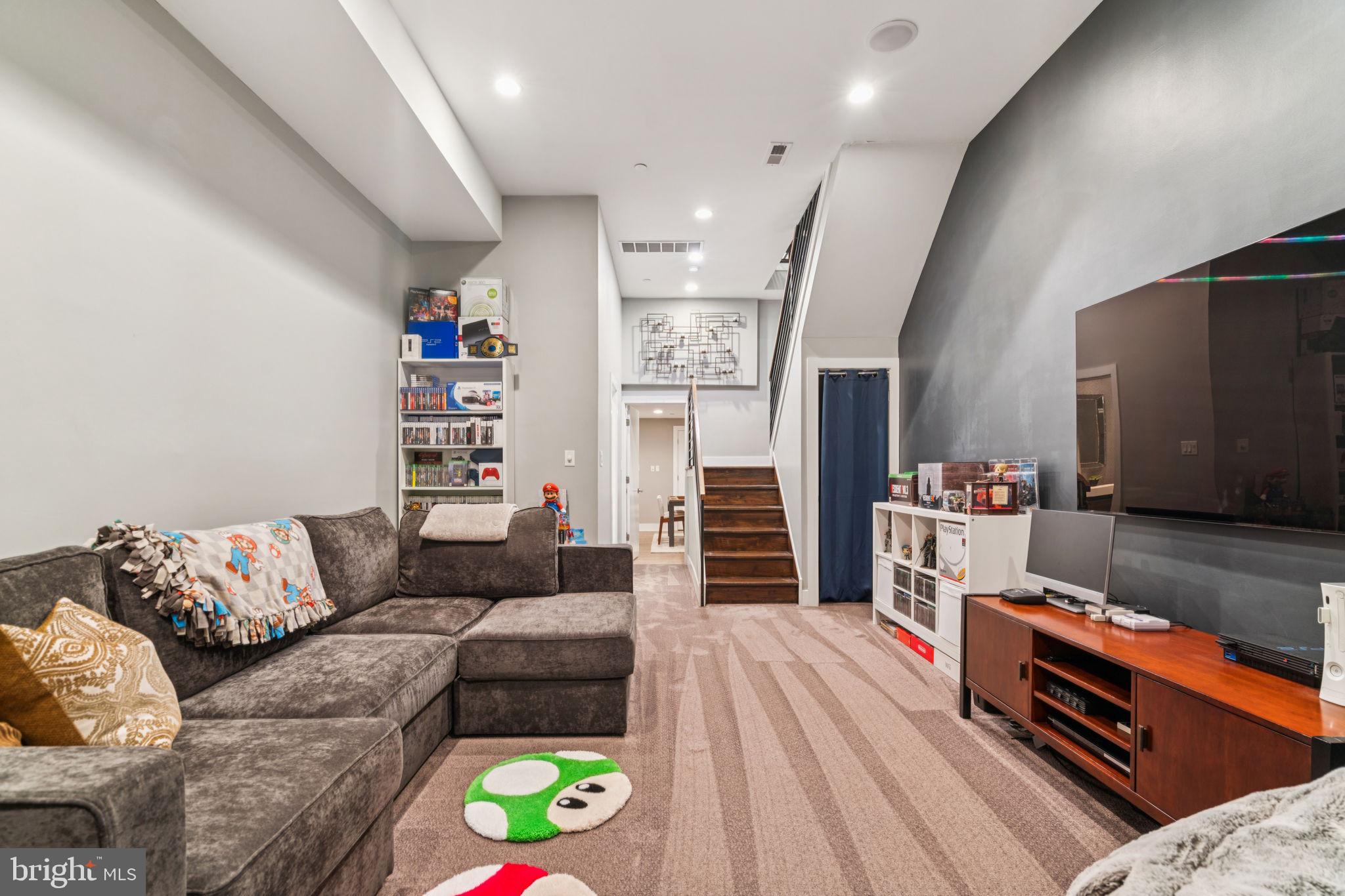 GRADUATE HOSPITAL - Residential