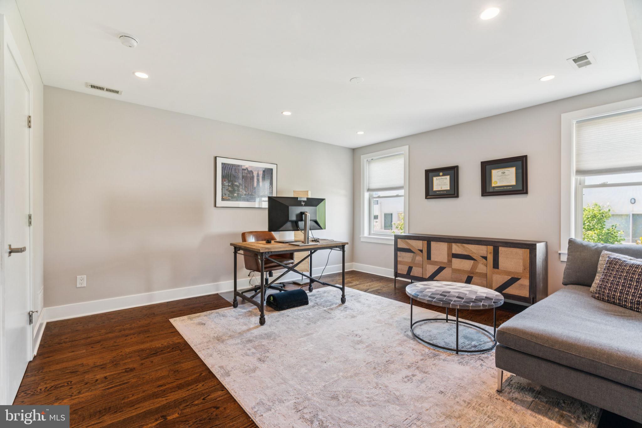 GRADUATE HOSPITAL - Residential