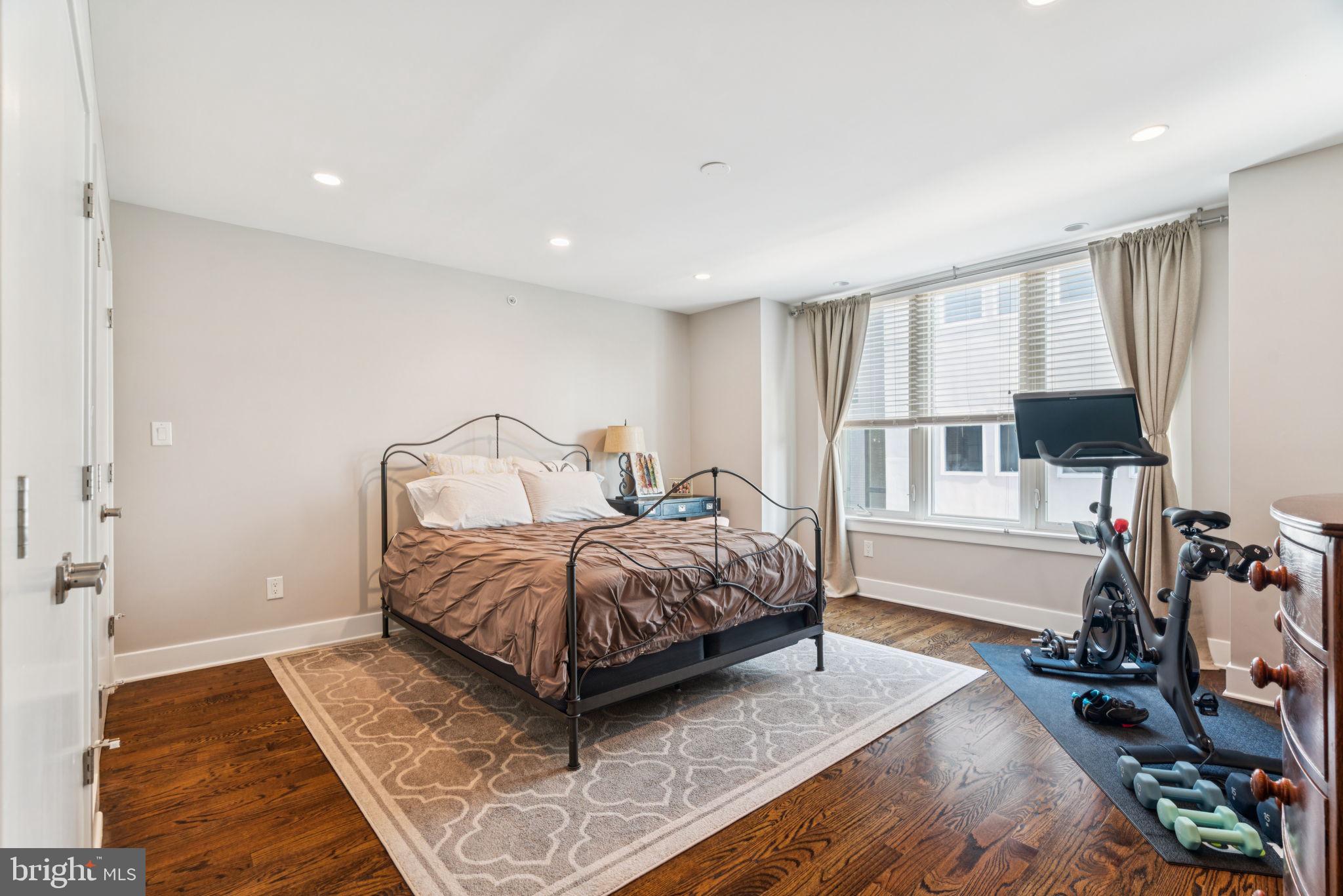 GRADUATE HOSPITAL - Residential