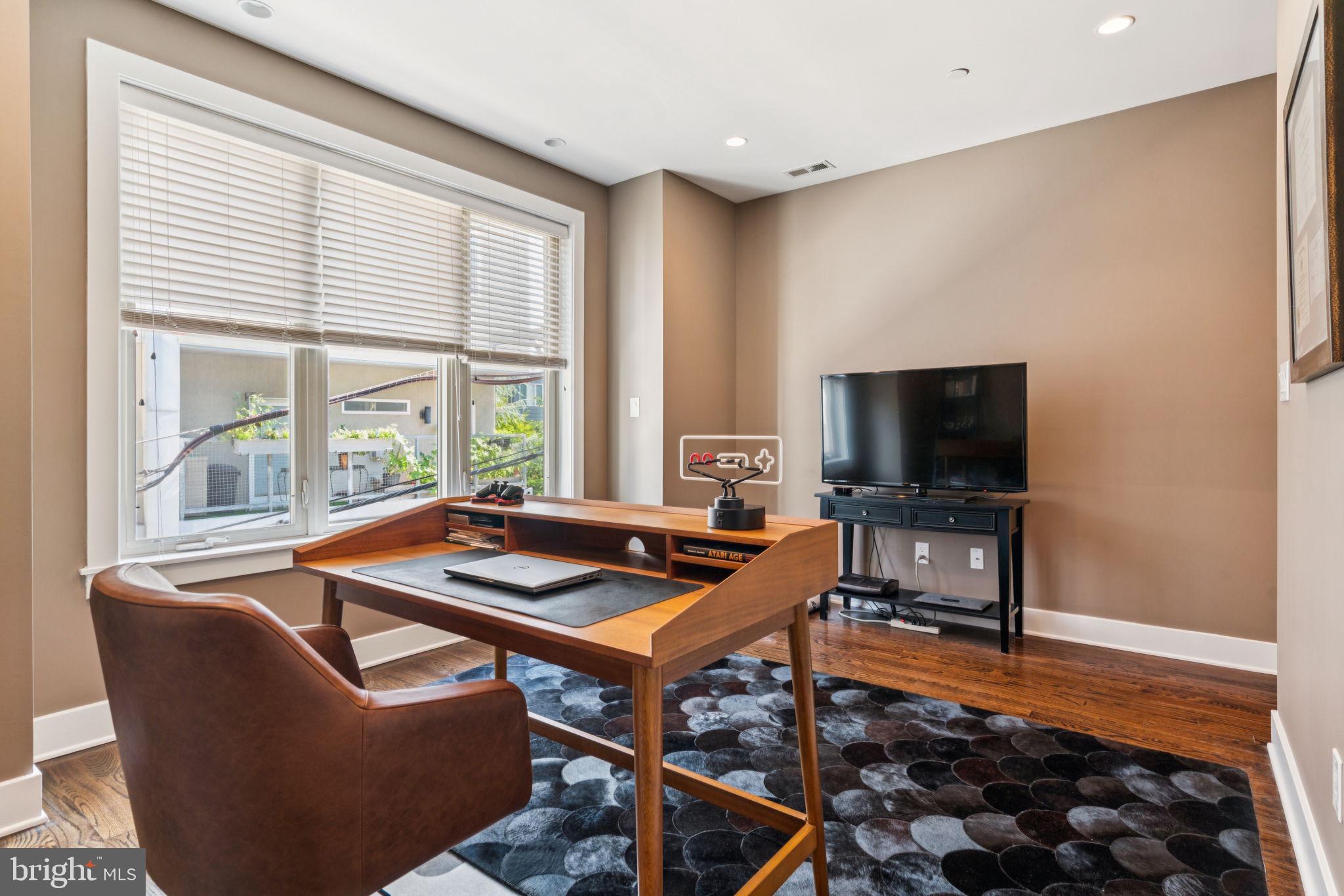 GRADUATE HOSPITAL - Residential