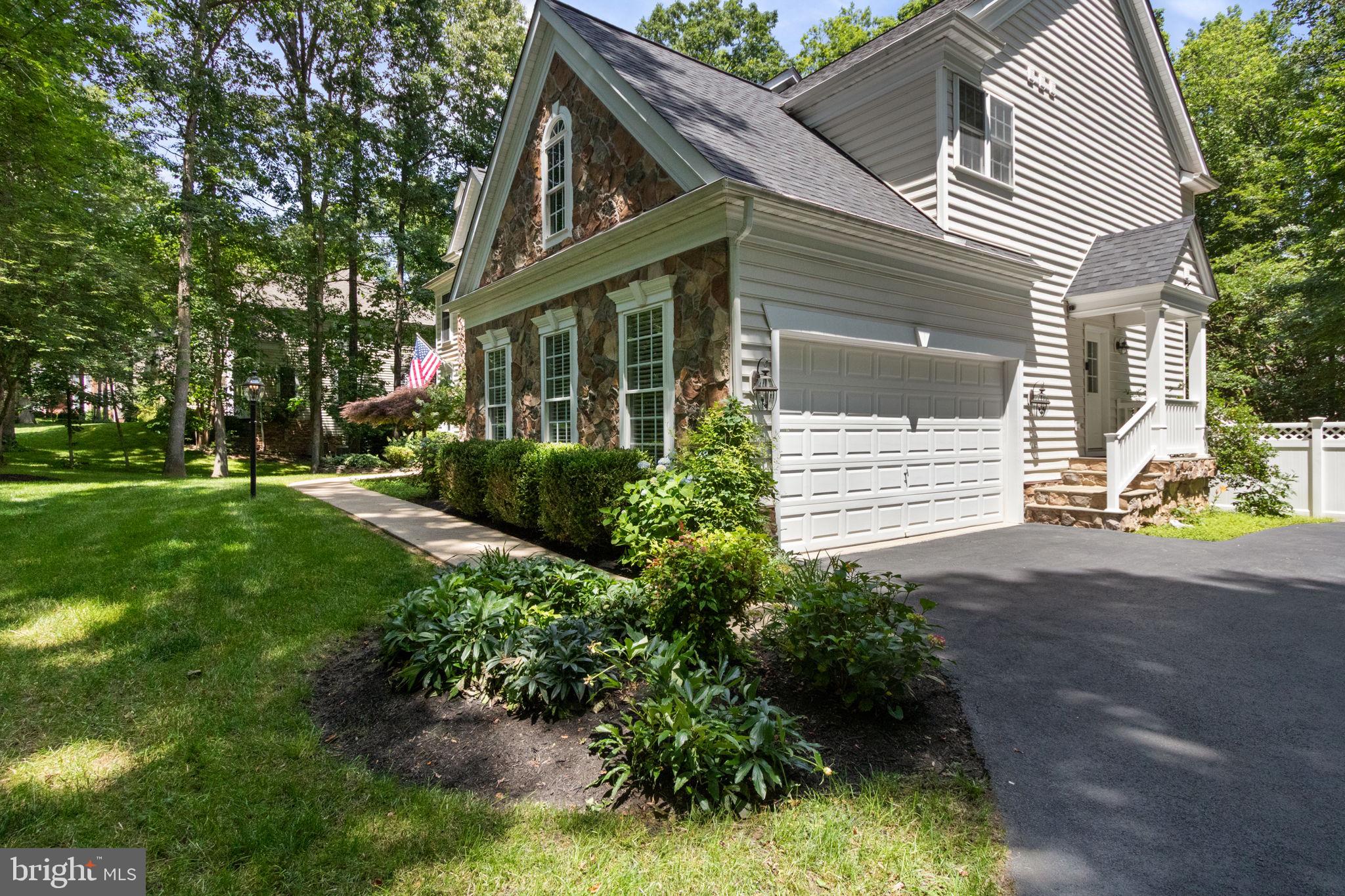 11907 SANDY HILL COURT