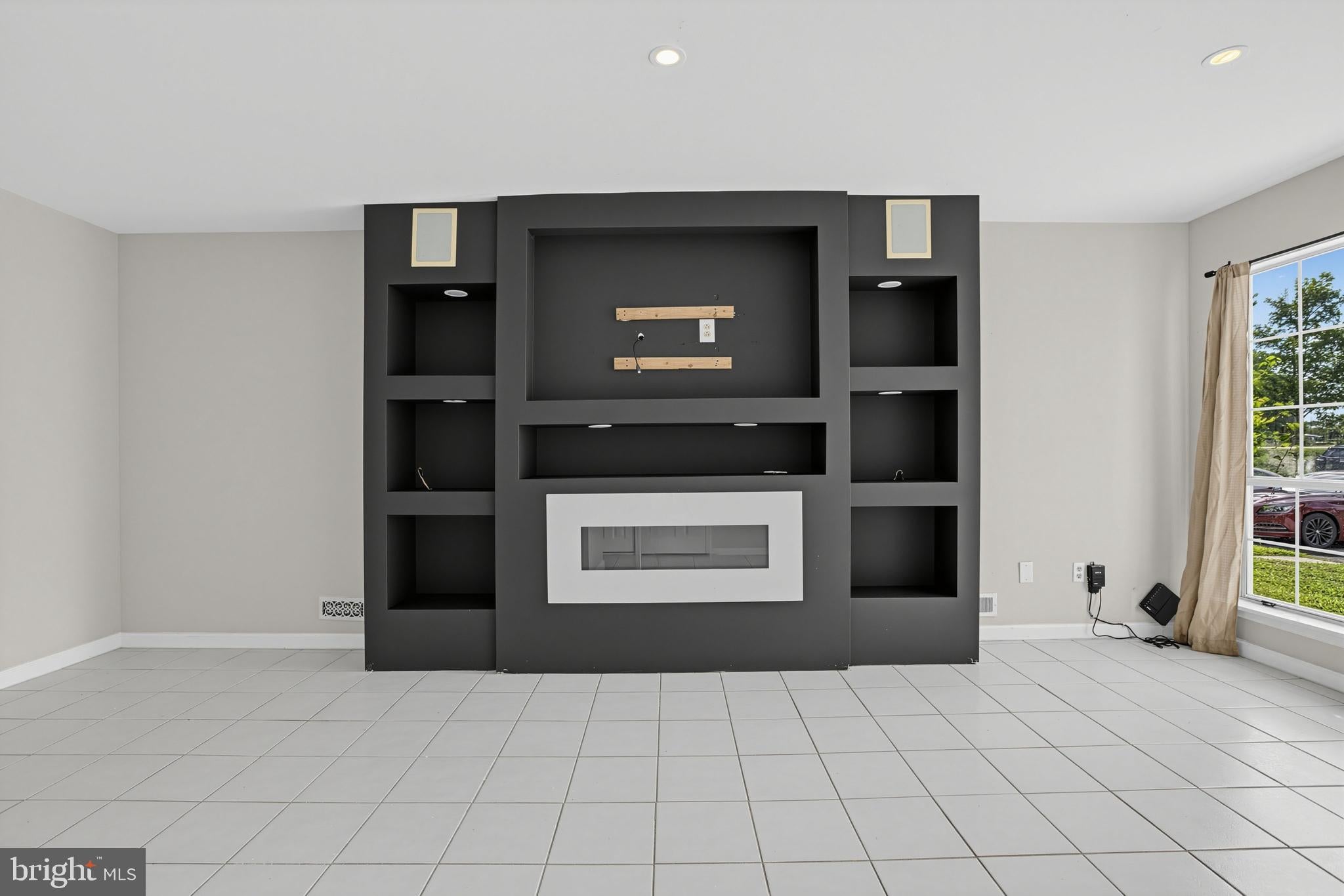 5 STARK COURT