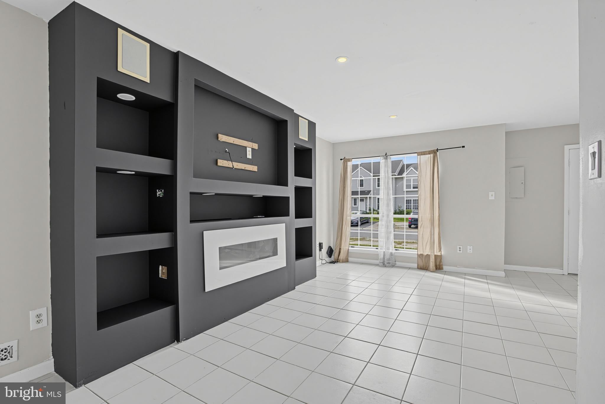 5 STARK COURT