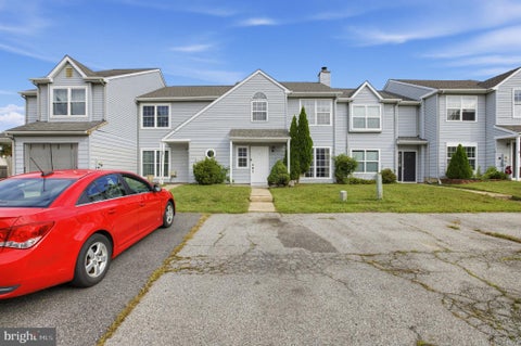 Townhouse For Sale - 5 Stark Court<br/> NEWARK, DE 19702
