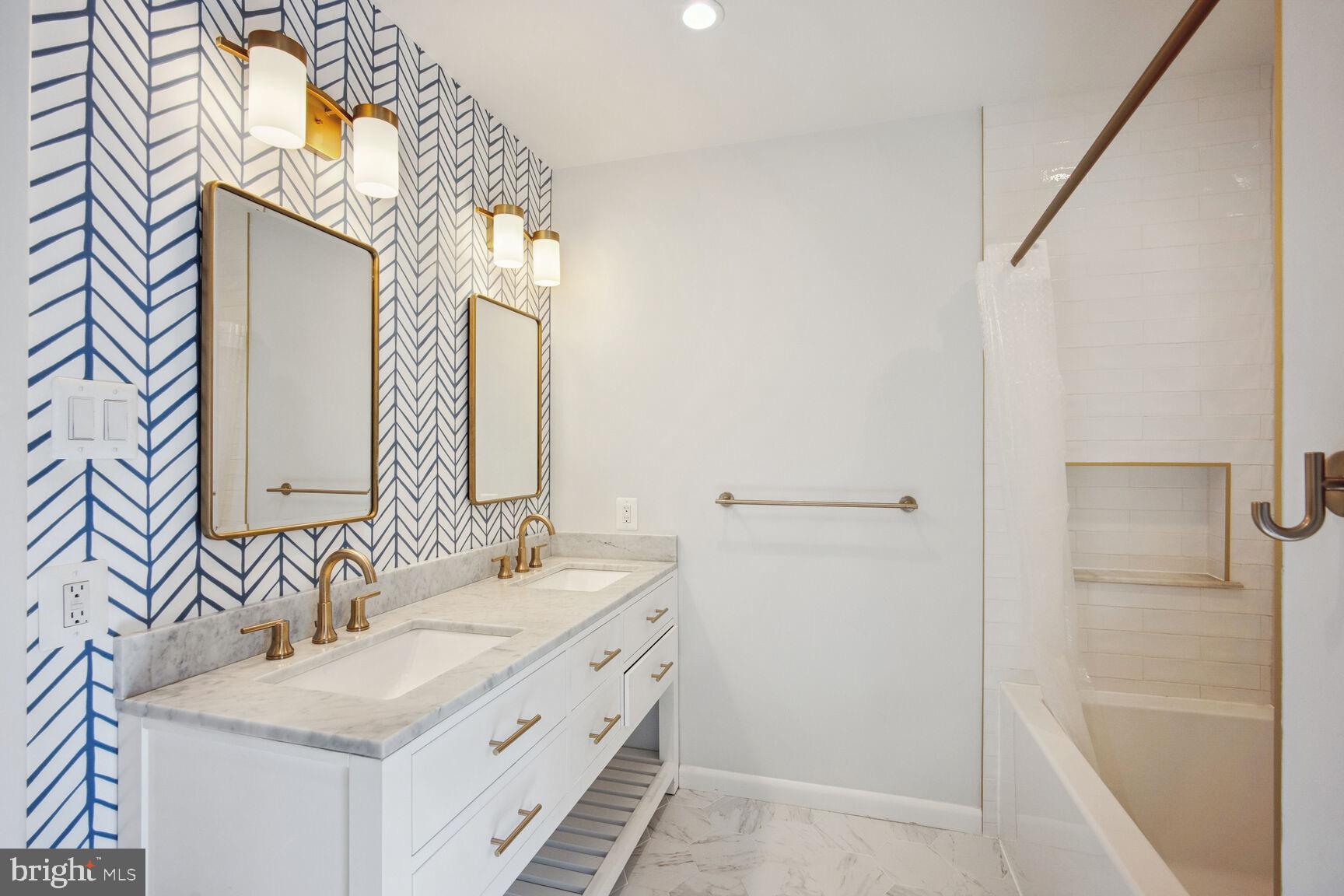 GREAT FALLS ESTATES - Residential Lease