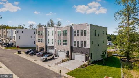 Photo of 4150 Mountjoy Way, DUMFRIES, VA 22026 (MLS # VAPW2127128)
