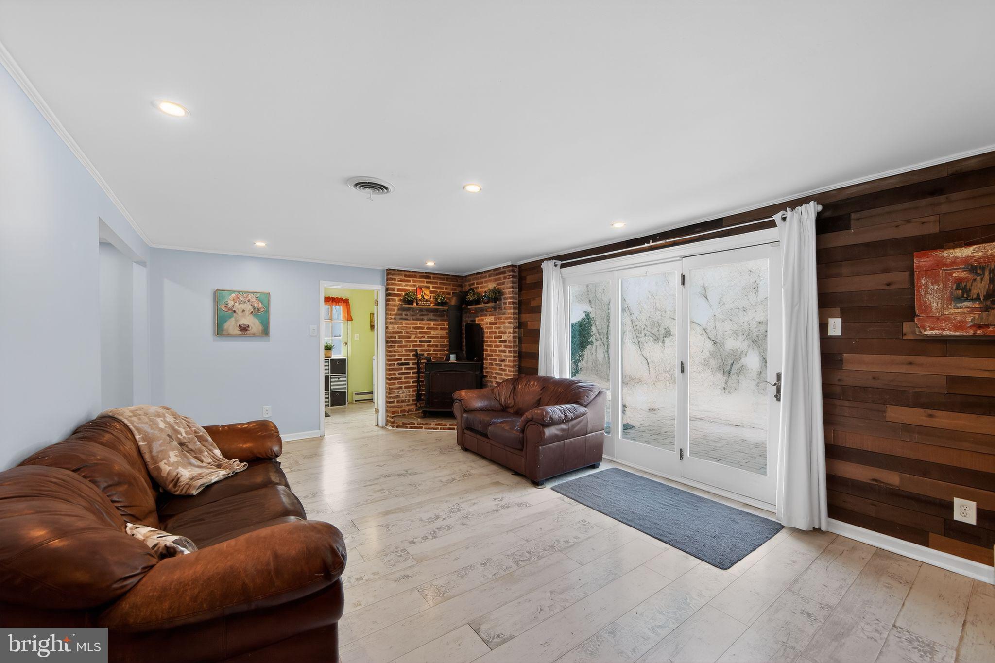 WHITFORD HILLS - Residential