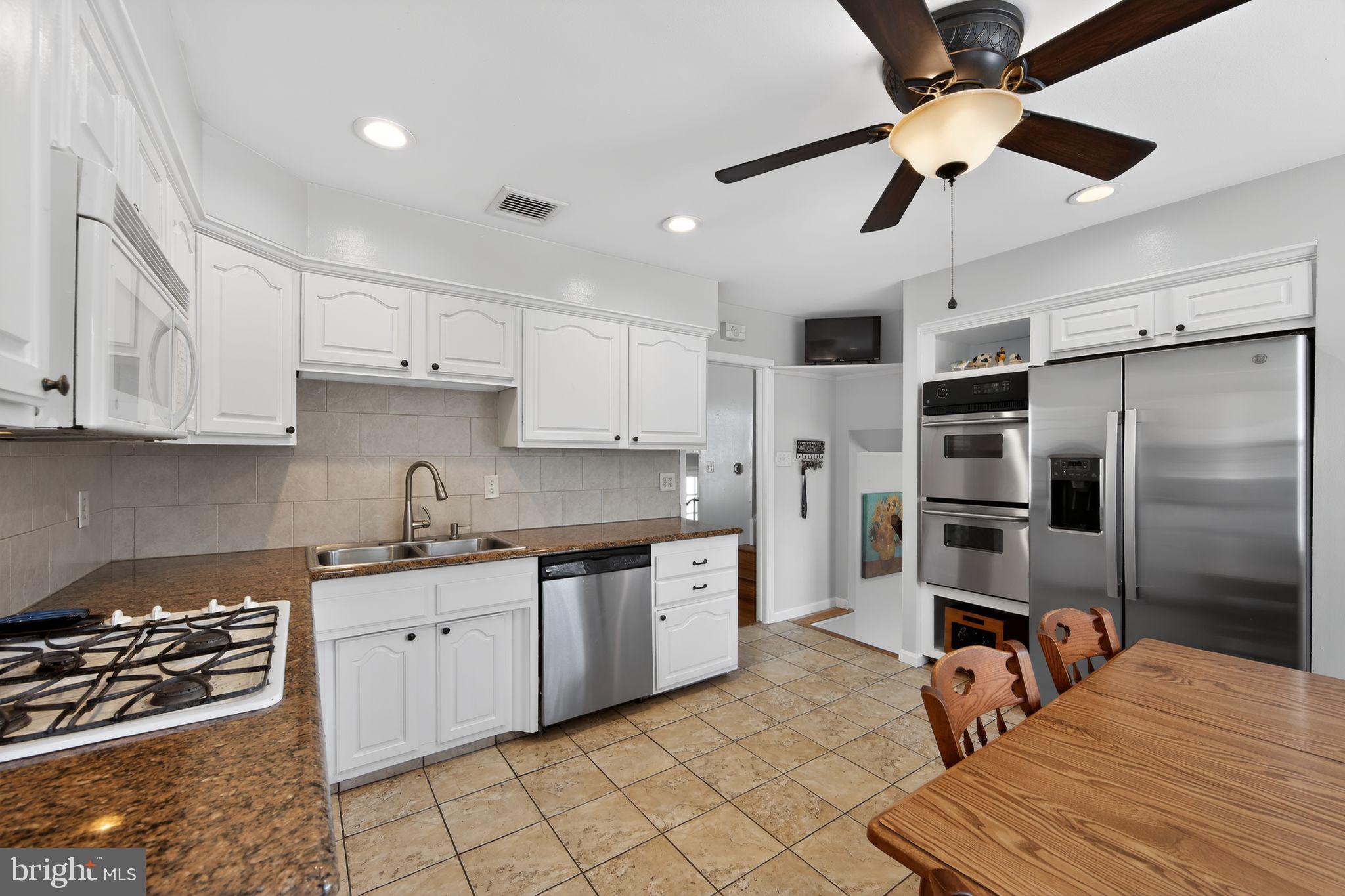 WHITFORD HILLS - Residential