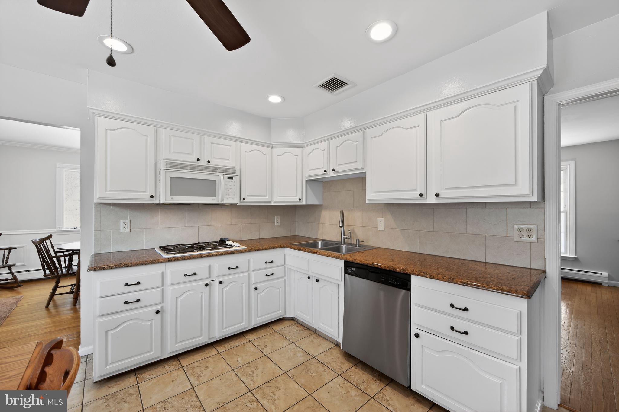 WHITFORD HILLS - Residential