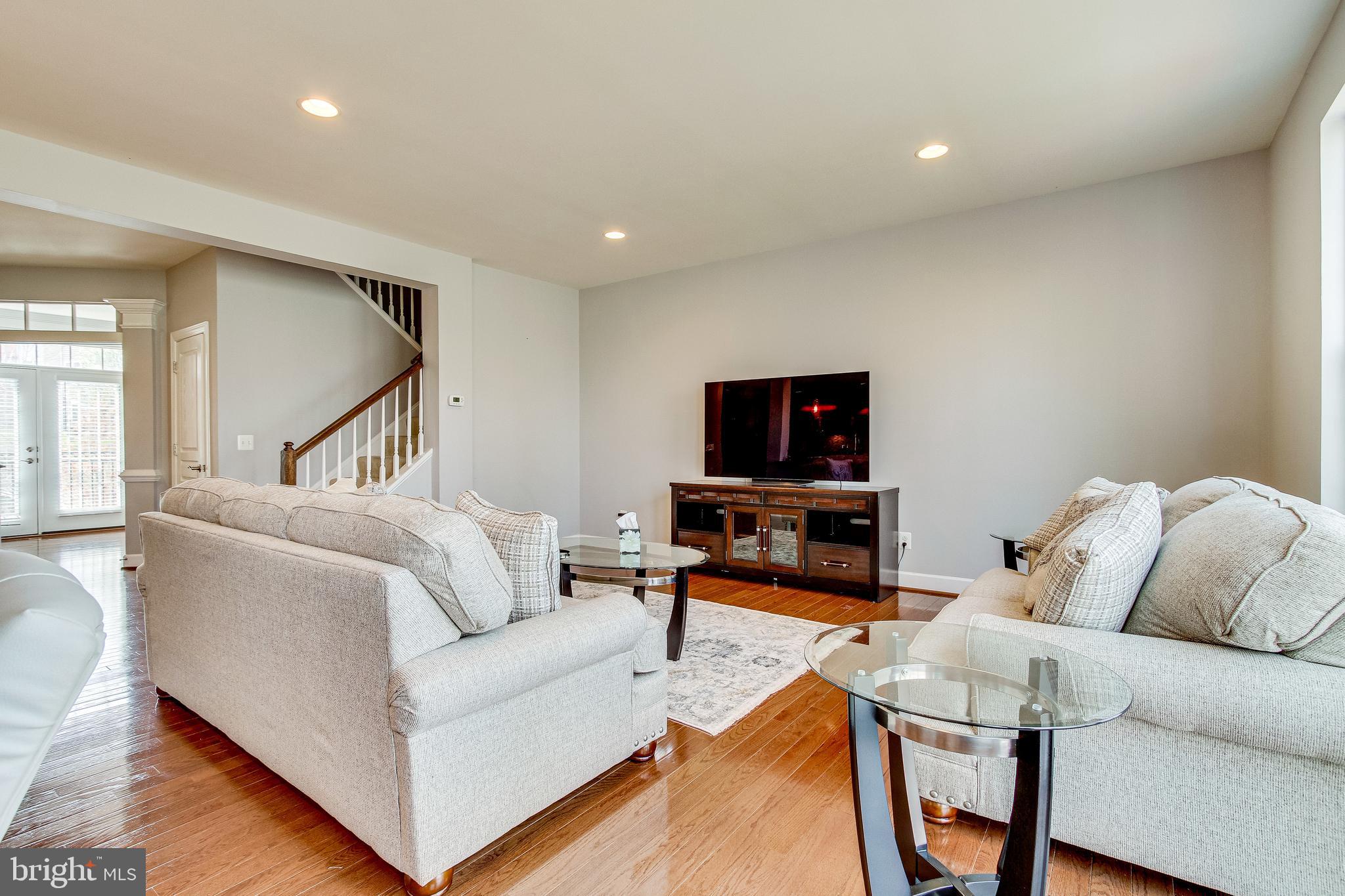 OVERLOOK - Residential Lease