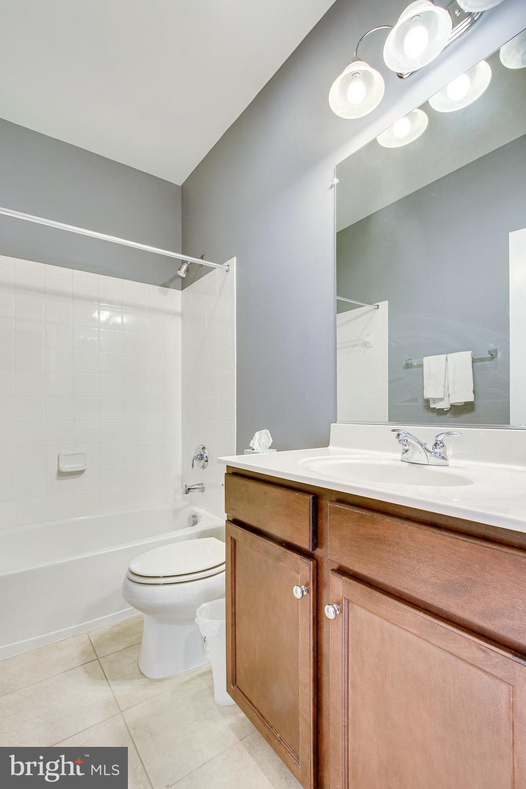 OVERLOOK - Residential Lease