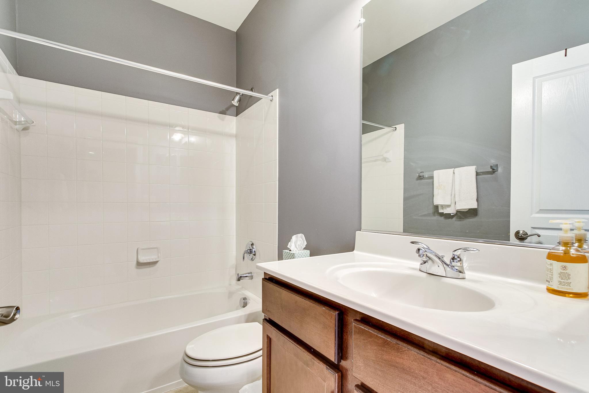 OVERLOOK - Residential Lease