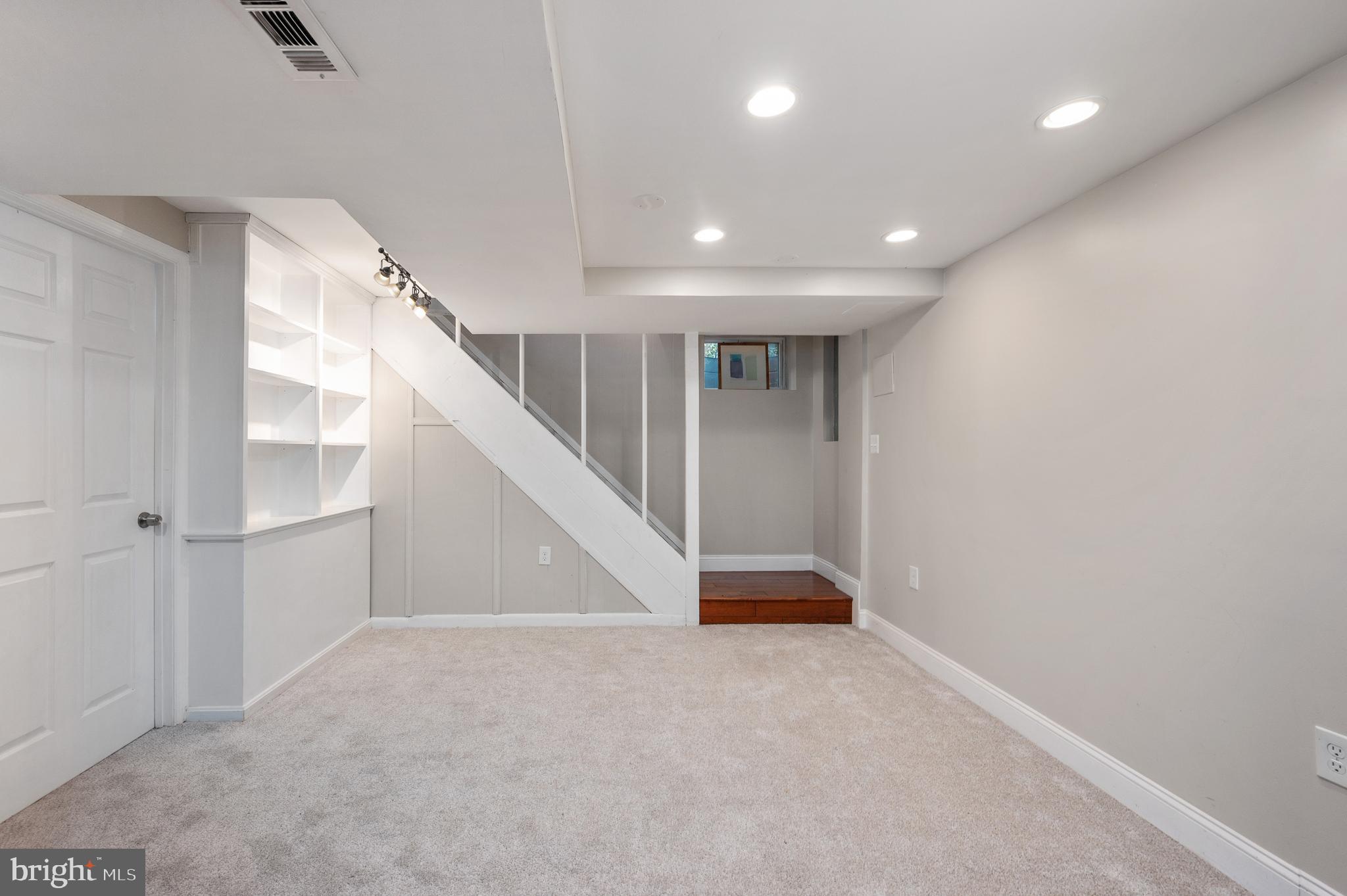 OAKCREST - Residential