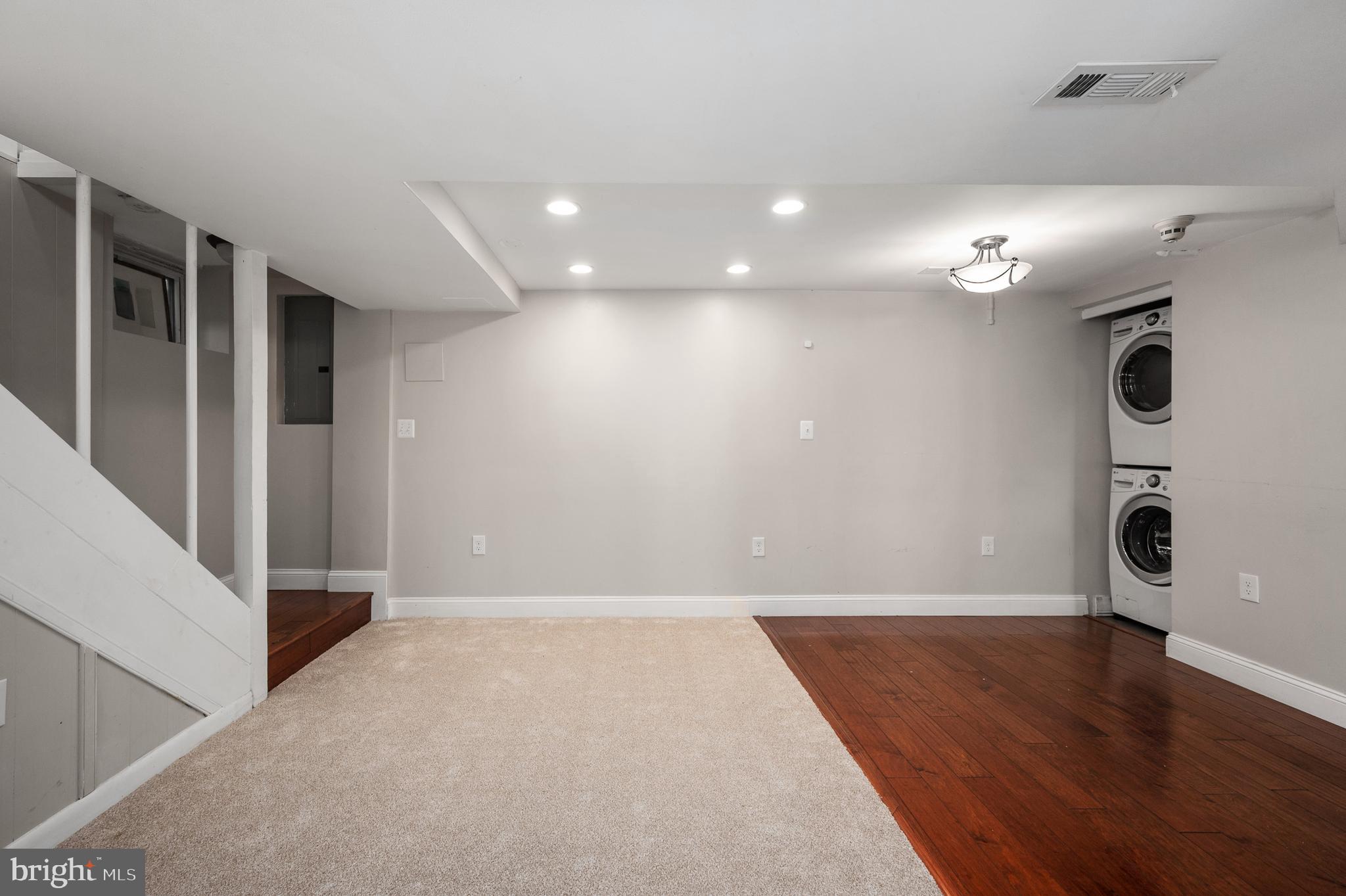 OAKCREST - Residential