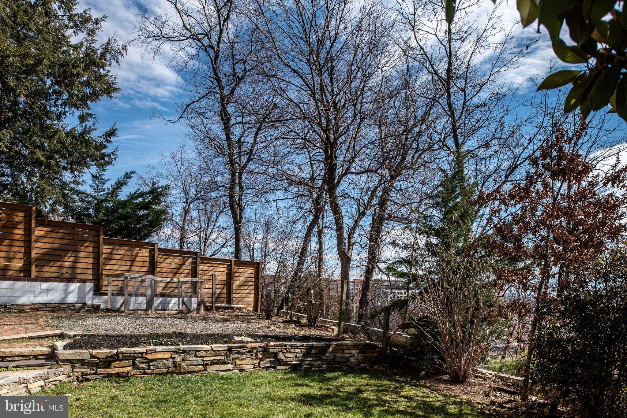 OAKCREST - Residential