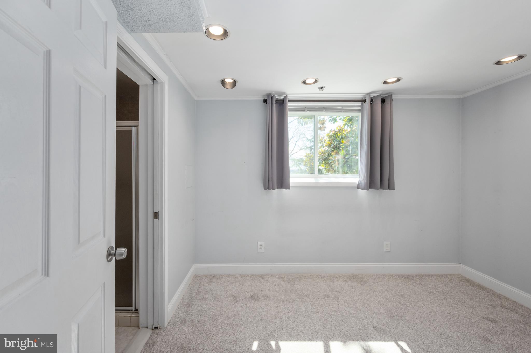 OAKCREST - Residential