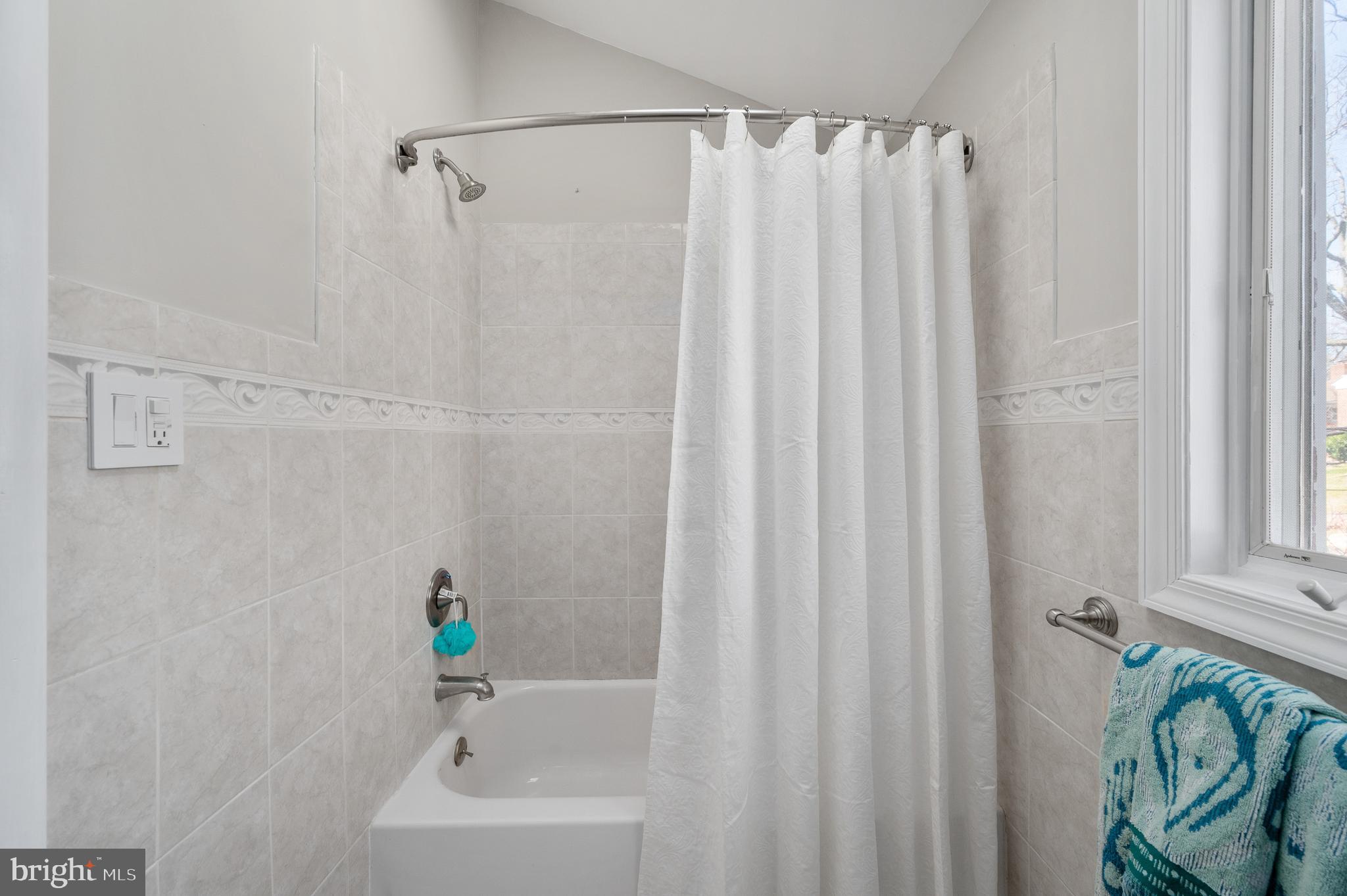 OAKCREST - Residential