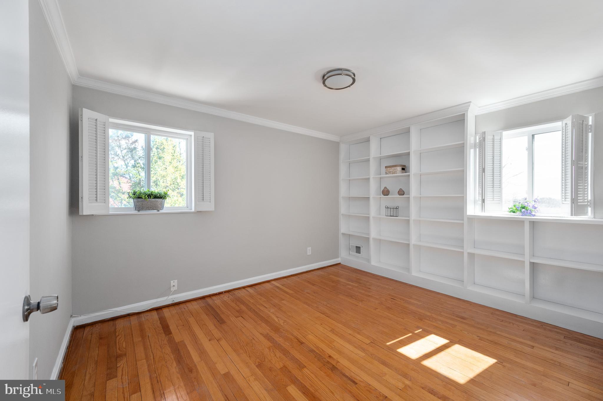 OAKCREST - Residential