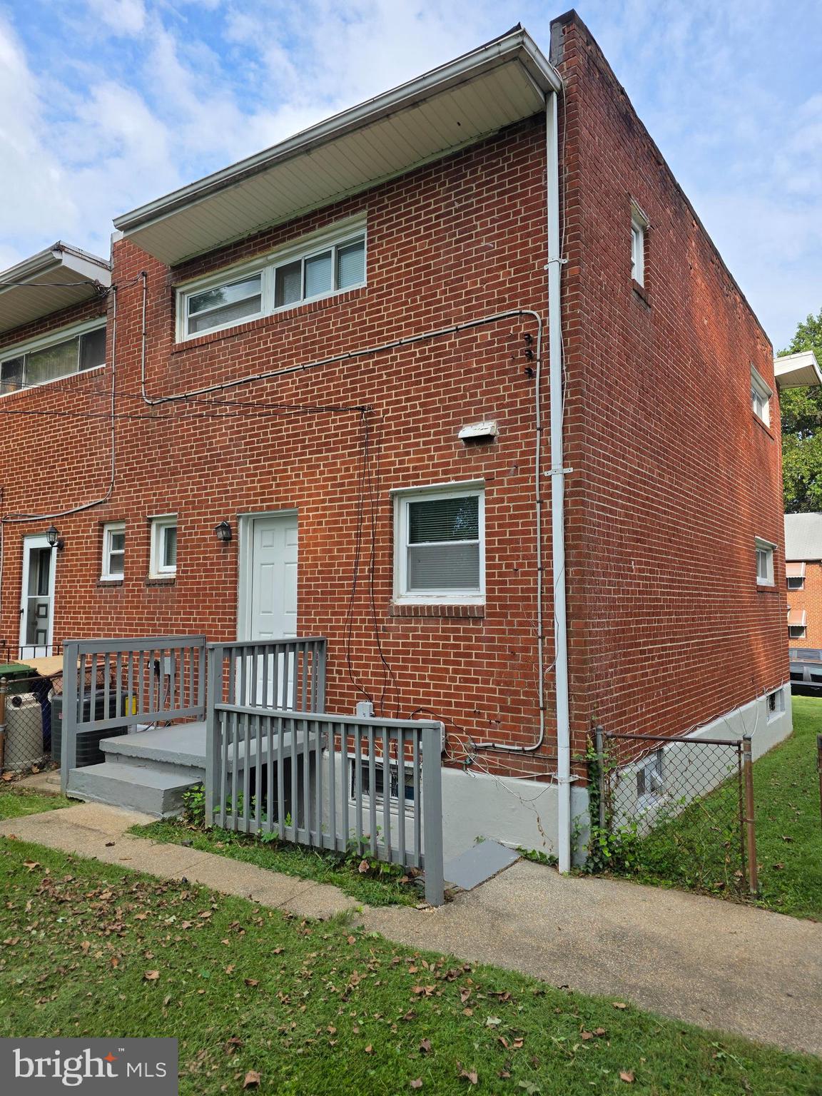 WEST ARLINGTON - Residential Lease