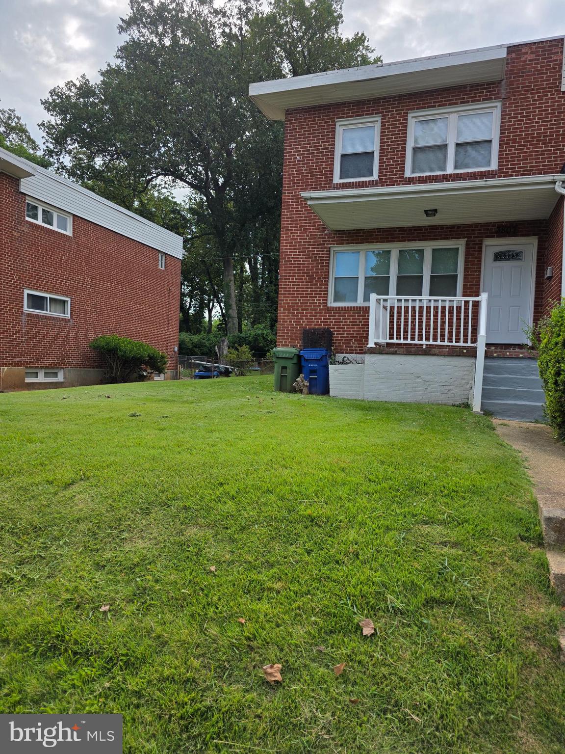 WEST ARLINGTON - Residential Lease