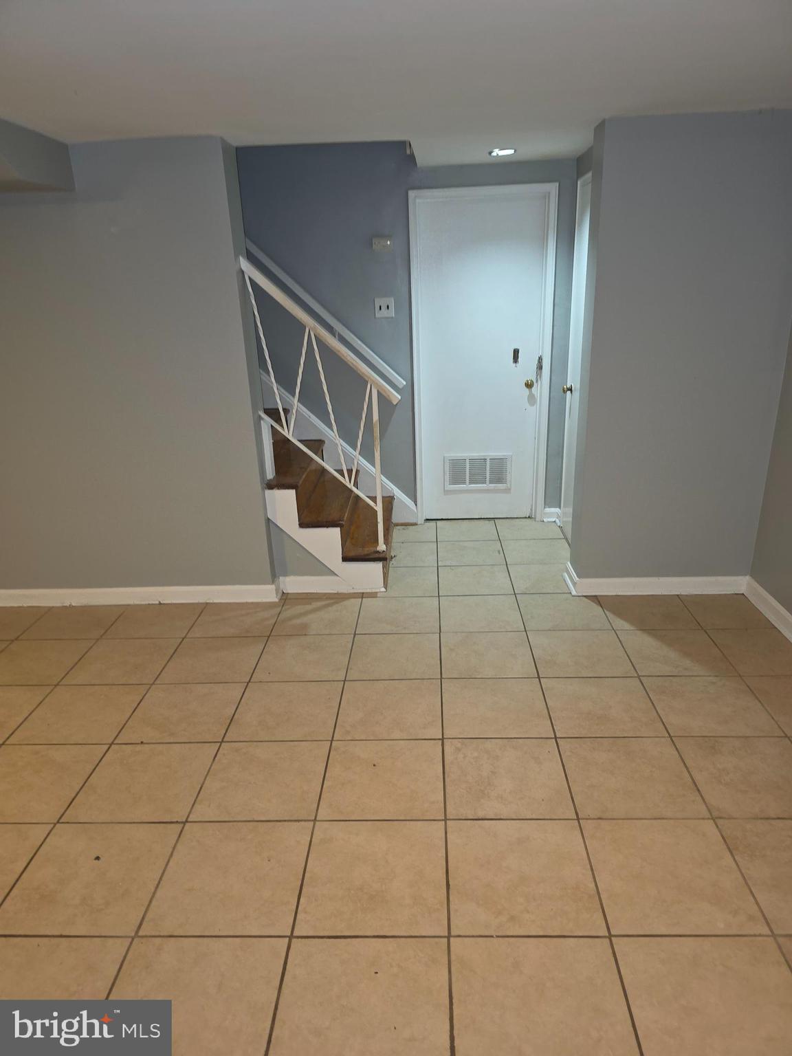 WEST ARLINGTON - Residential Lease