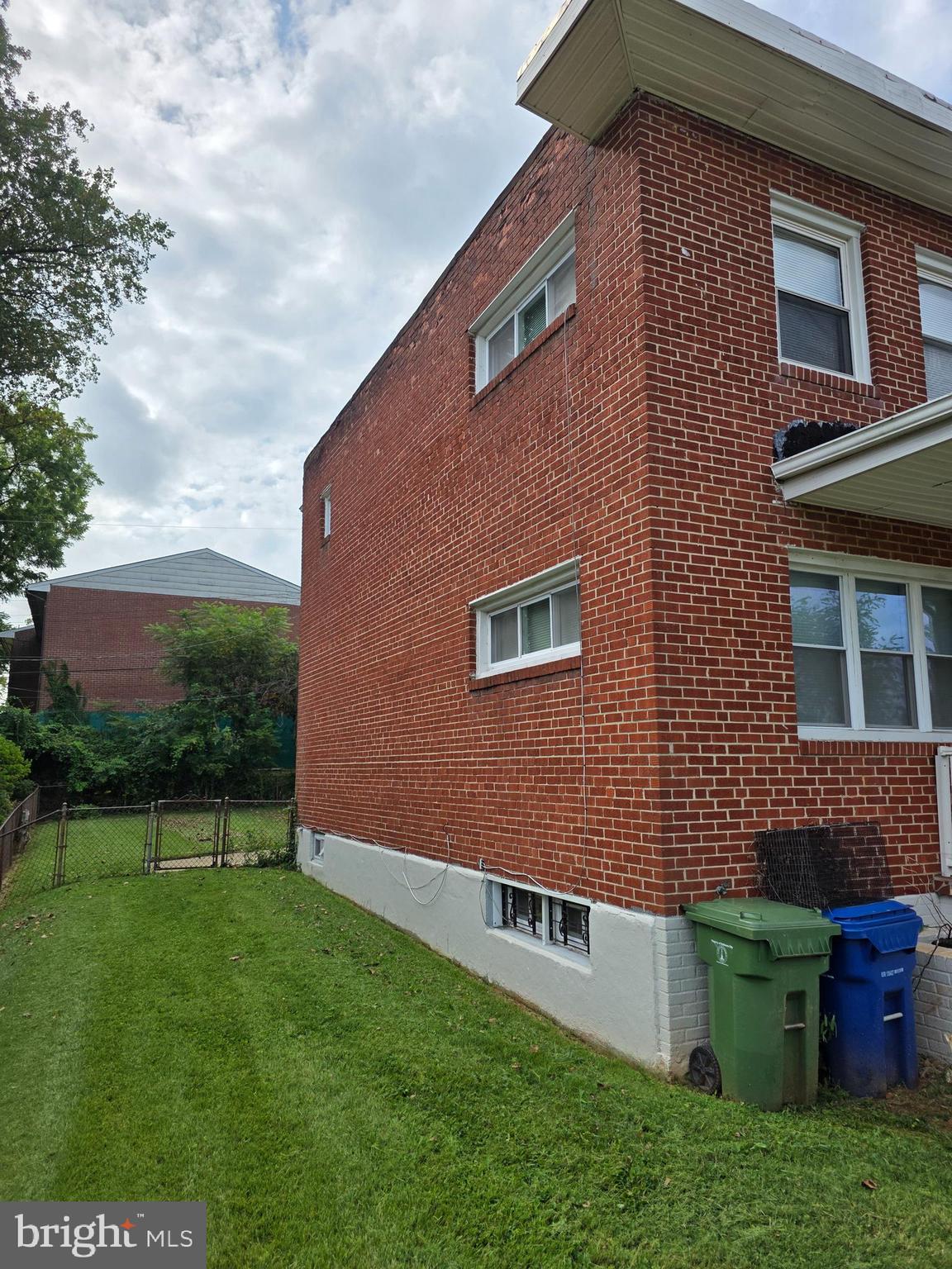 WEST ARLINGTON - Residential Lease