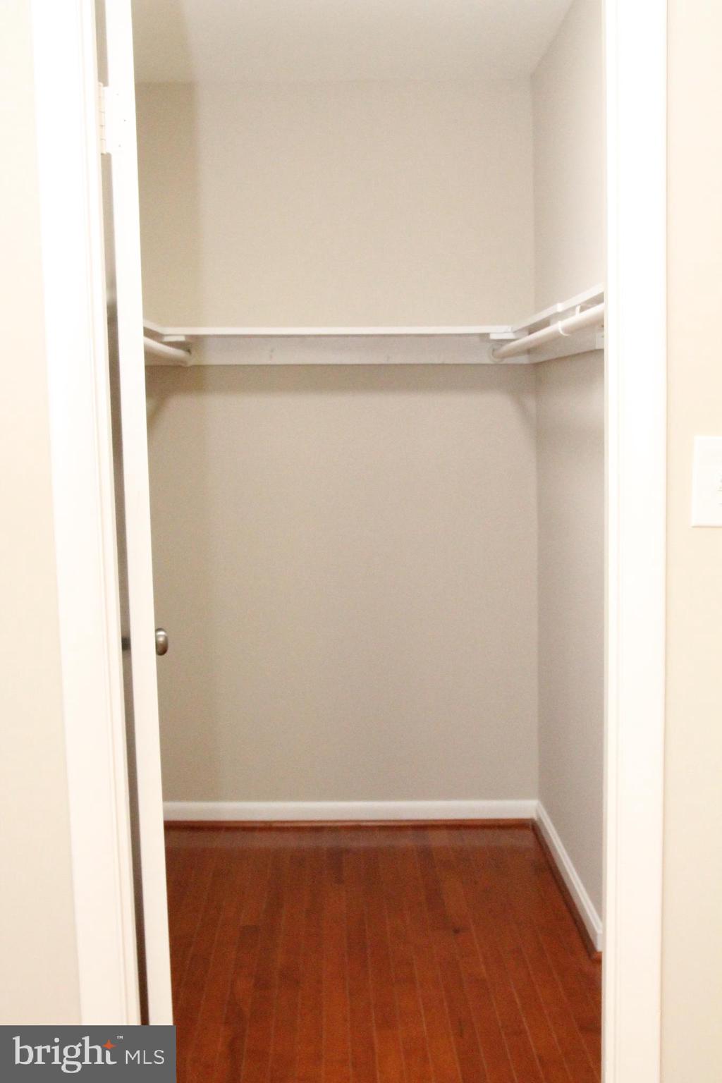 MURRAY HILL - Residential