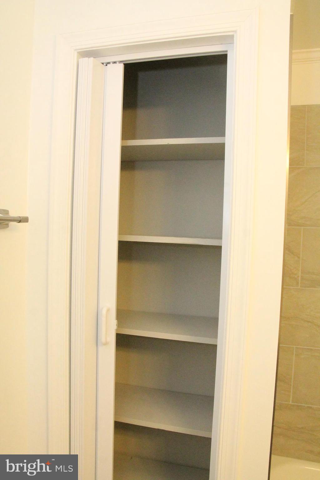 MURRAY HILL - Residential