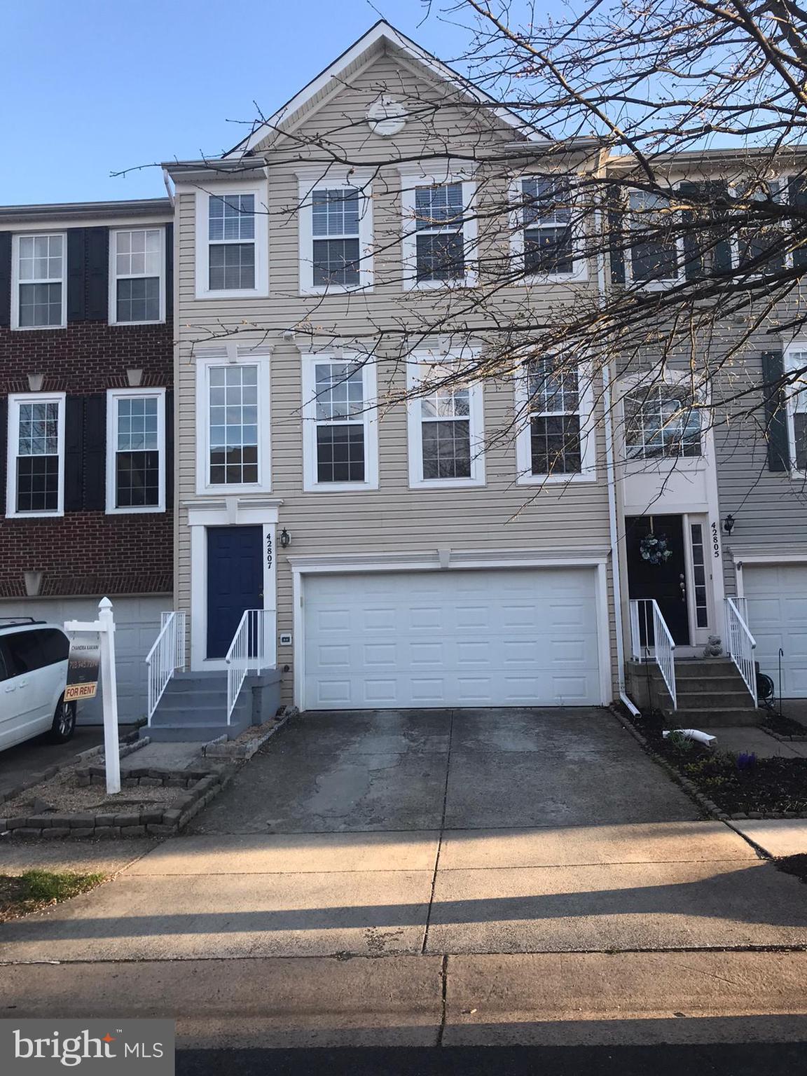 SOUTH RIDING - Residential Lease