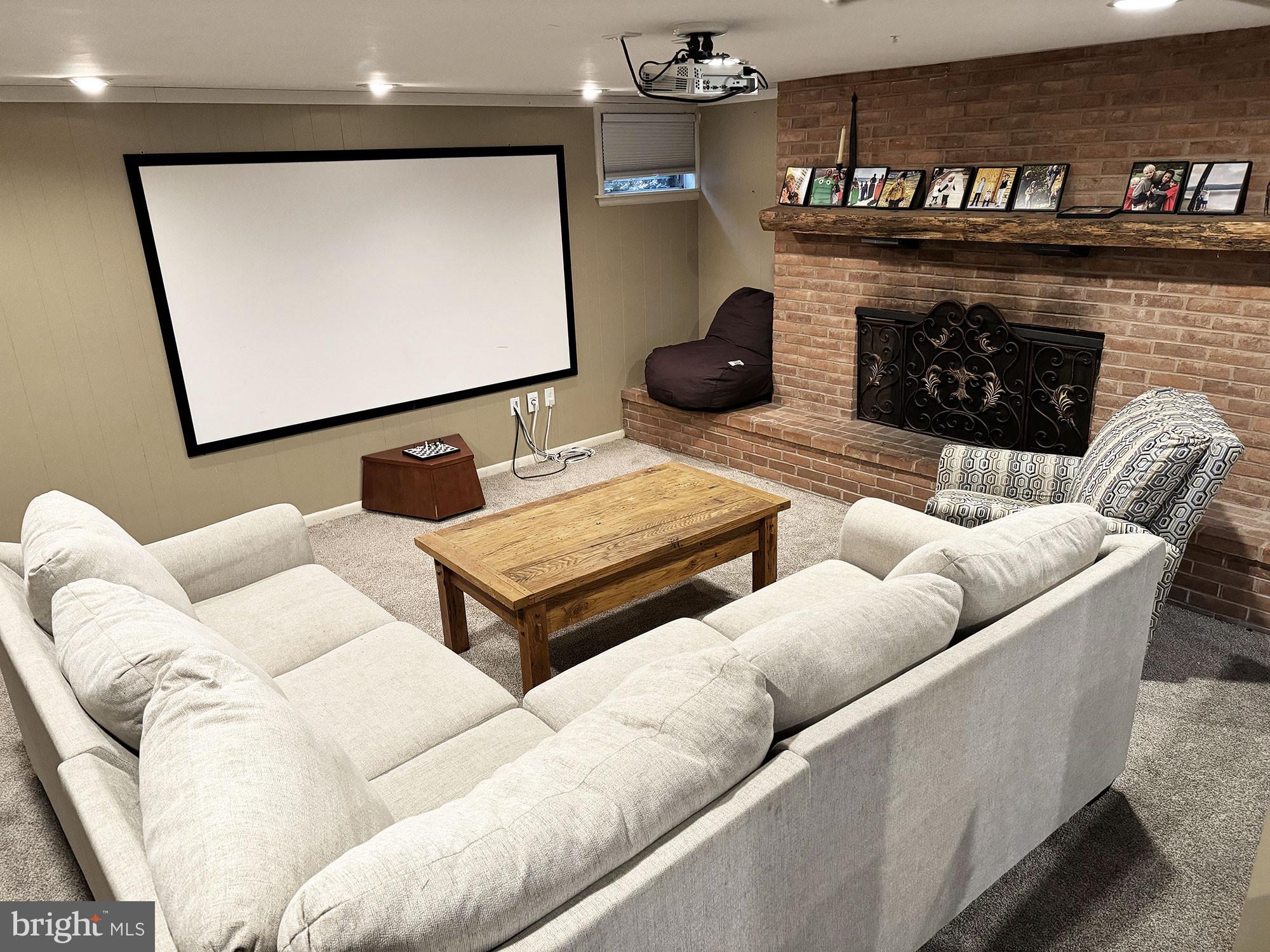 FOUNTAIN HEAD - Residential