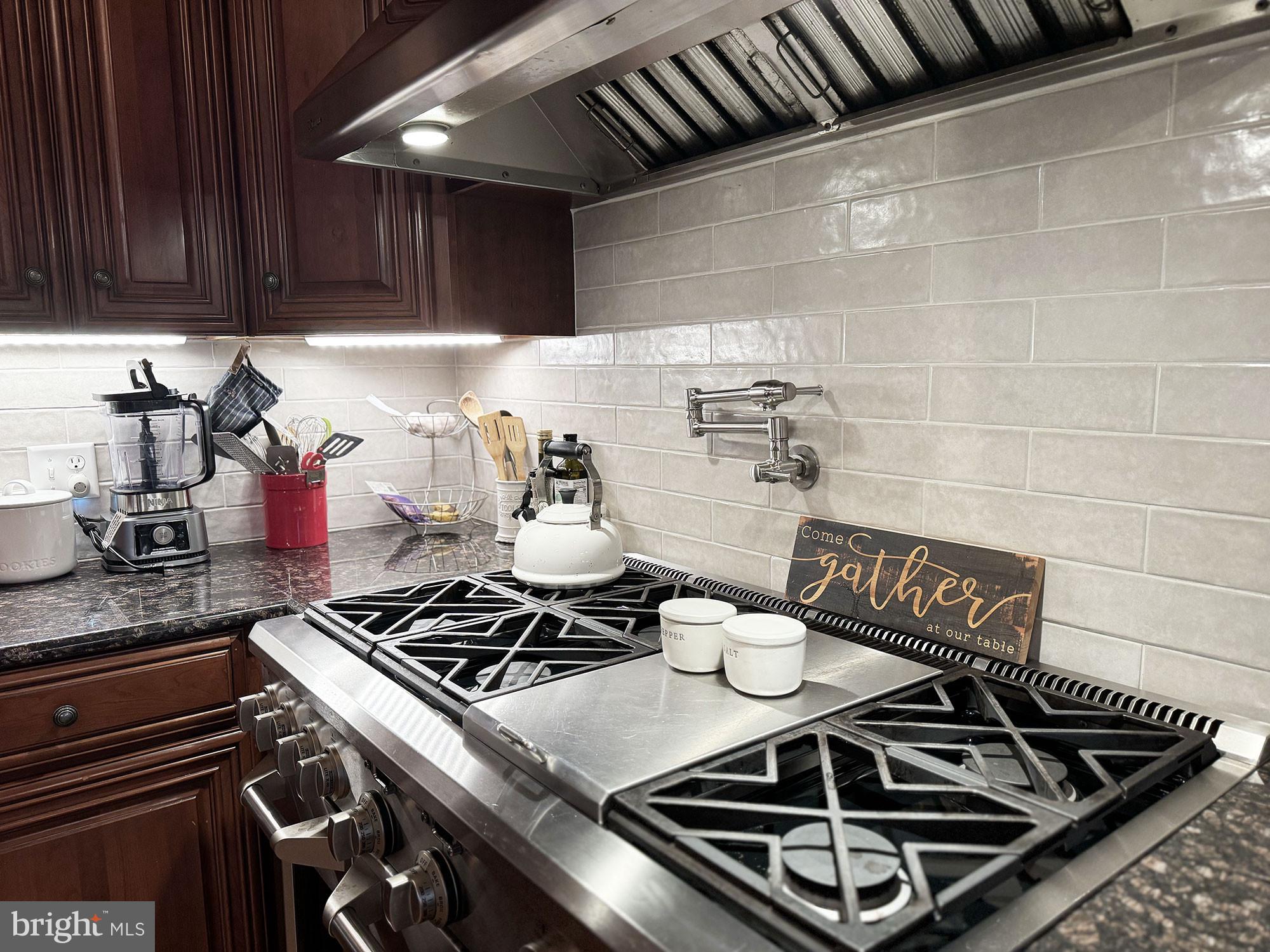 FOUNTAIN HEAD - Residential