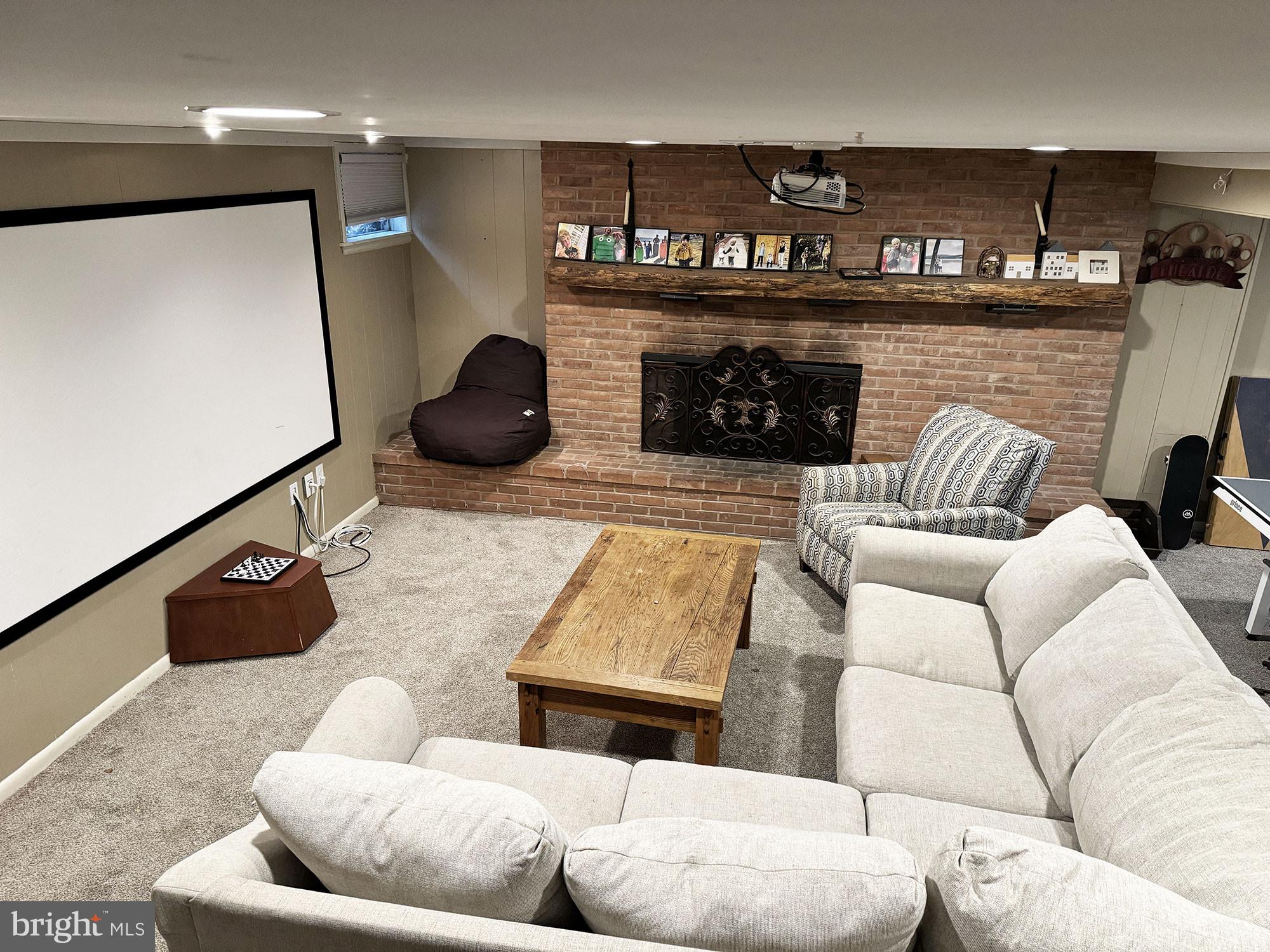 FOUNTAIN HEAD - Residential