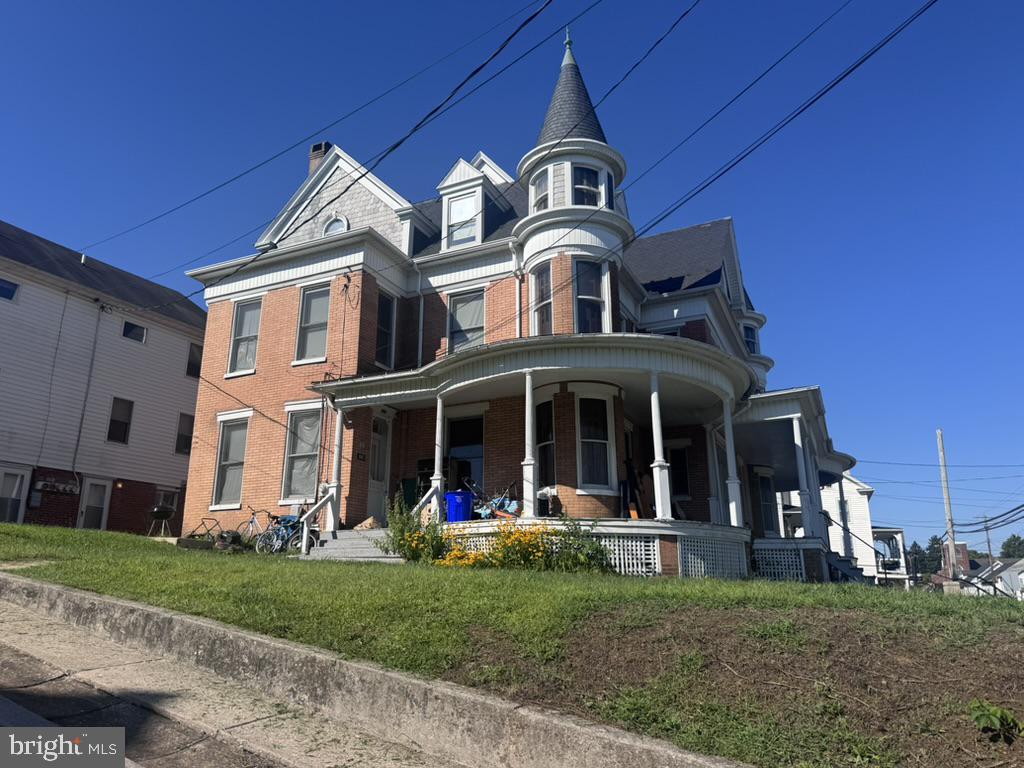 35 W MAIN STREET