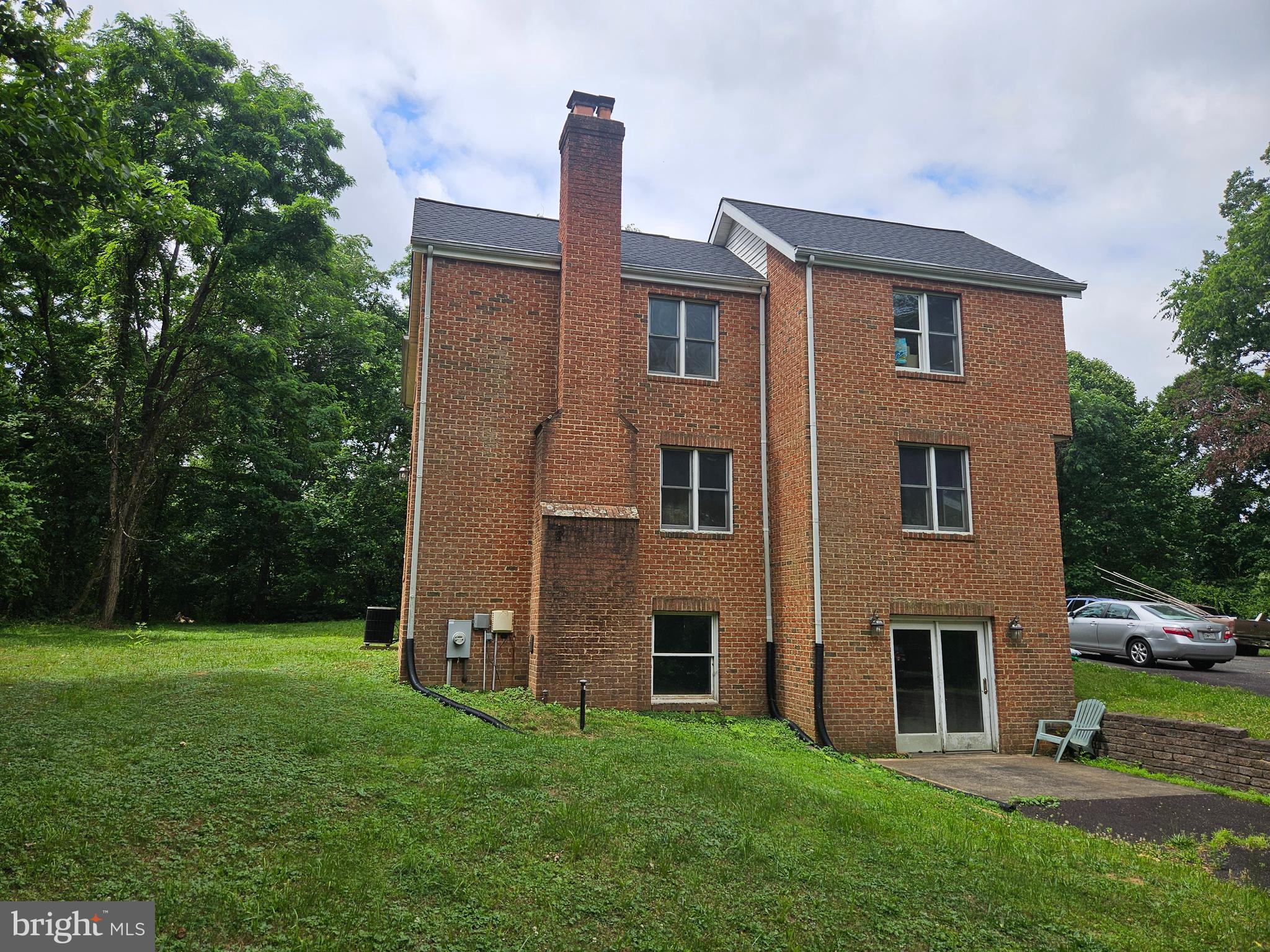 10406 LIVINGSTON ROAD