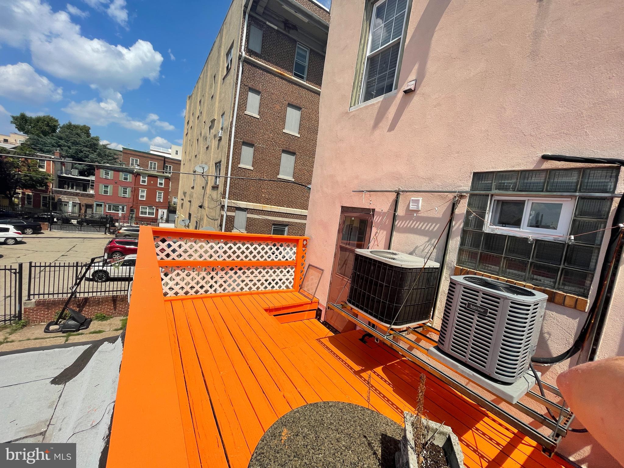 QUEEN VILLAGE - Residential Lease